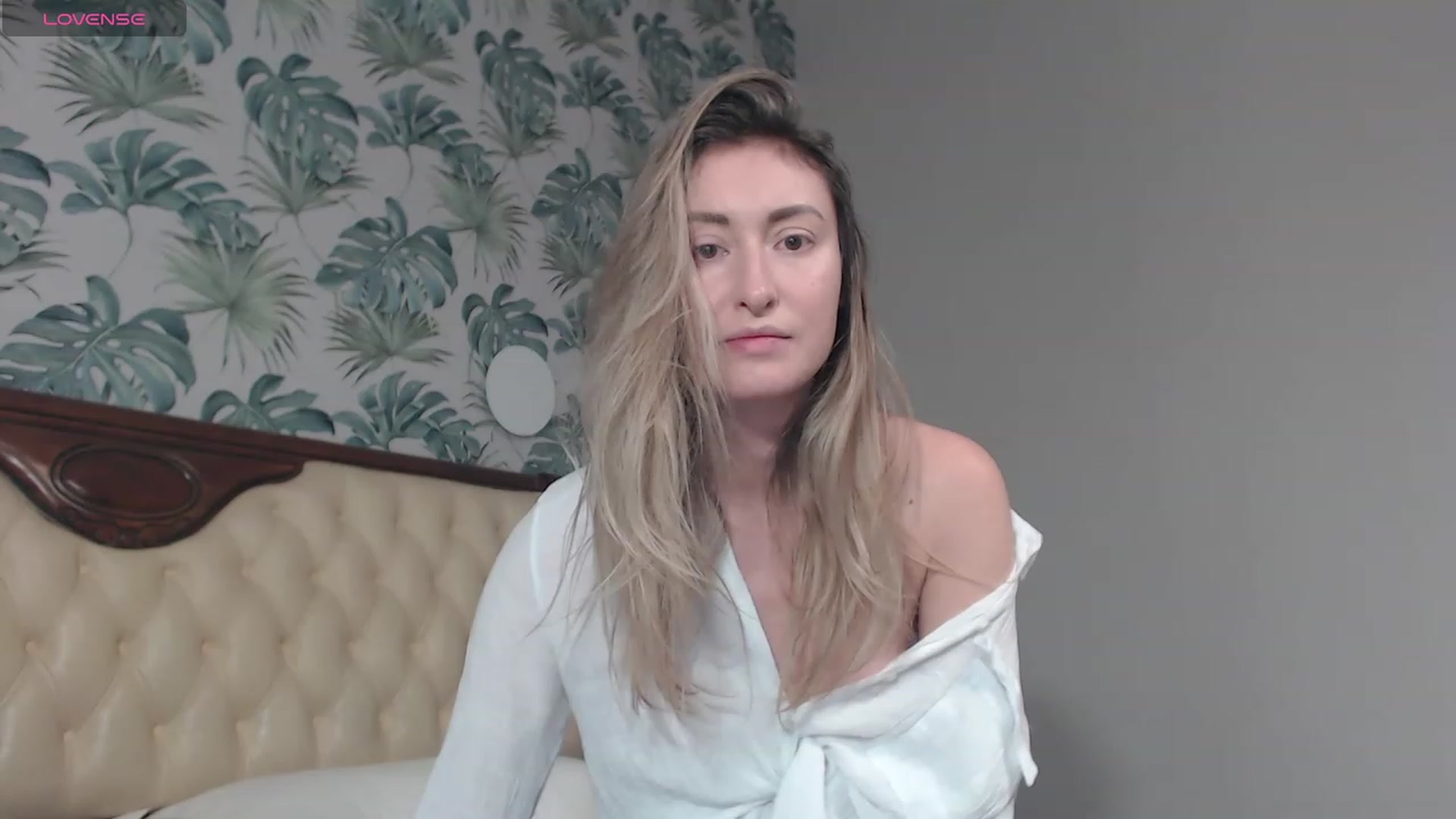 Gallery image thumbnail from Veronica_4u's myfreecams stream on, 02/19/2024, 16:02 image 8 of 20
