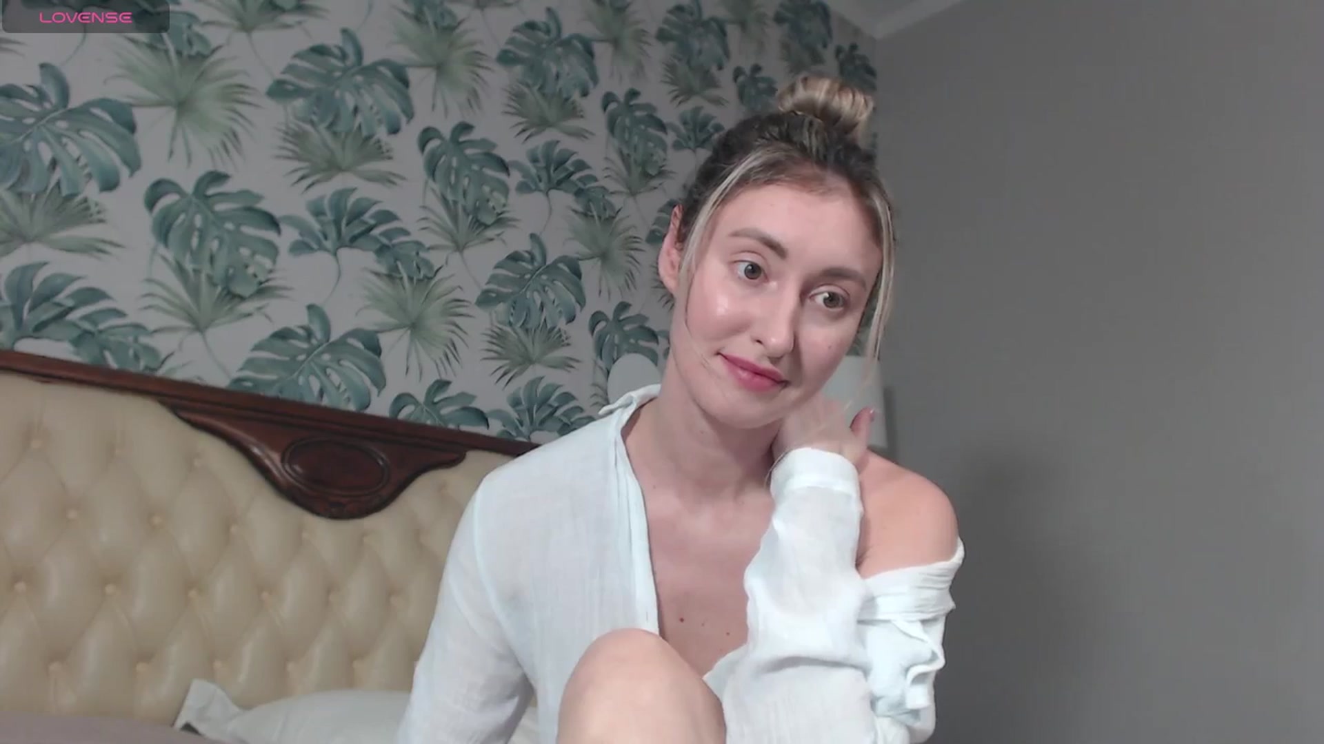 Gallery image thumbnail from Veronica_4u's myfreecams stream on, 02/22/2024, 19:28 image 4 of 20