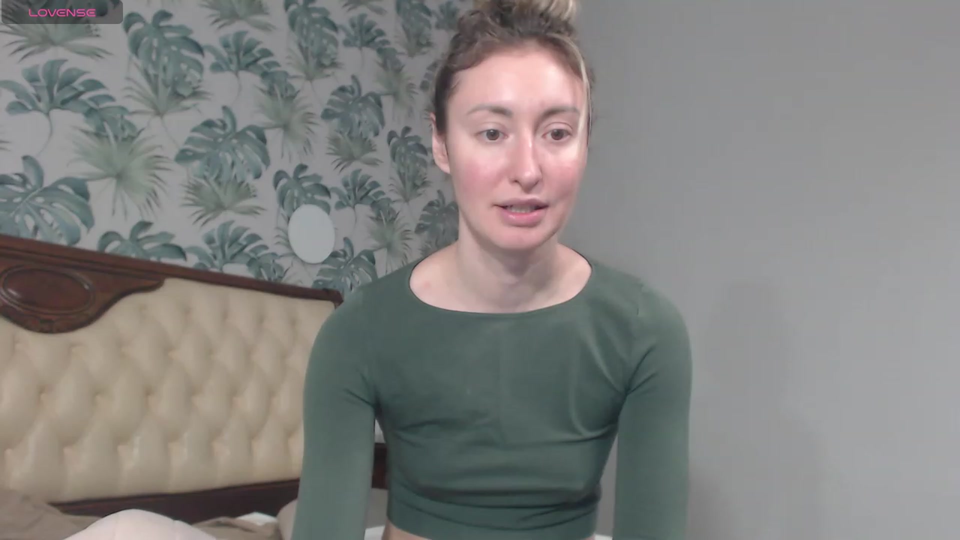 Gallery image thumbnail from Veronica_4u's myfreecams stream on, 03/13/2024, 08:40 image 20 of 20