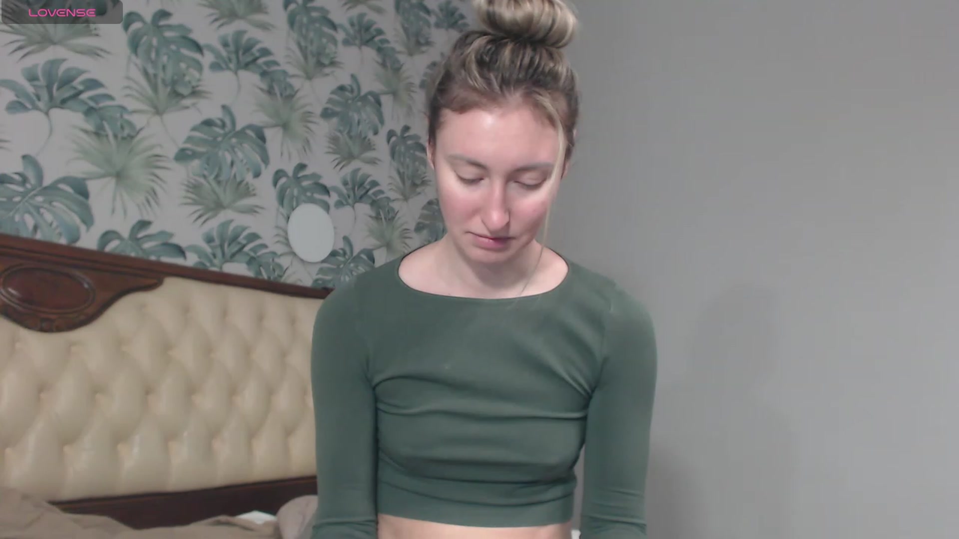 Gallery image thumbnail from Veronica_4u's myfreecams stream on, 03/13/2024, 08:40 image 12 of 20
