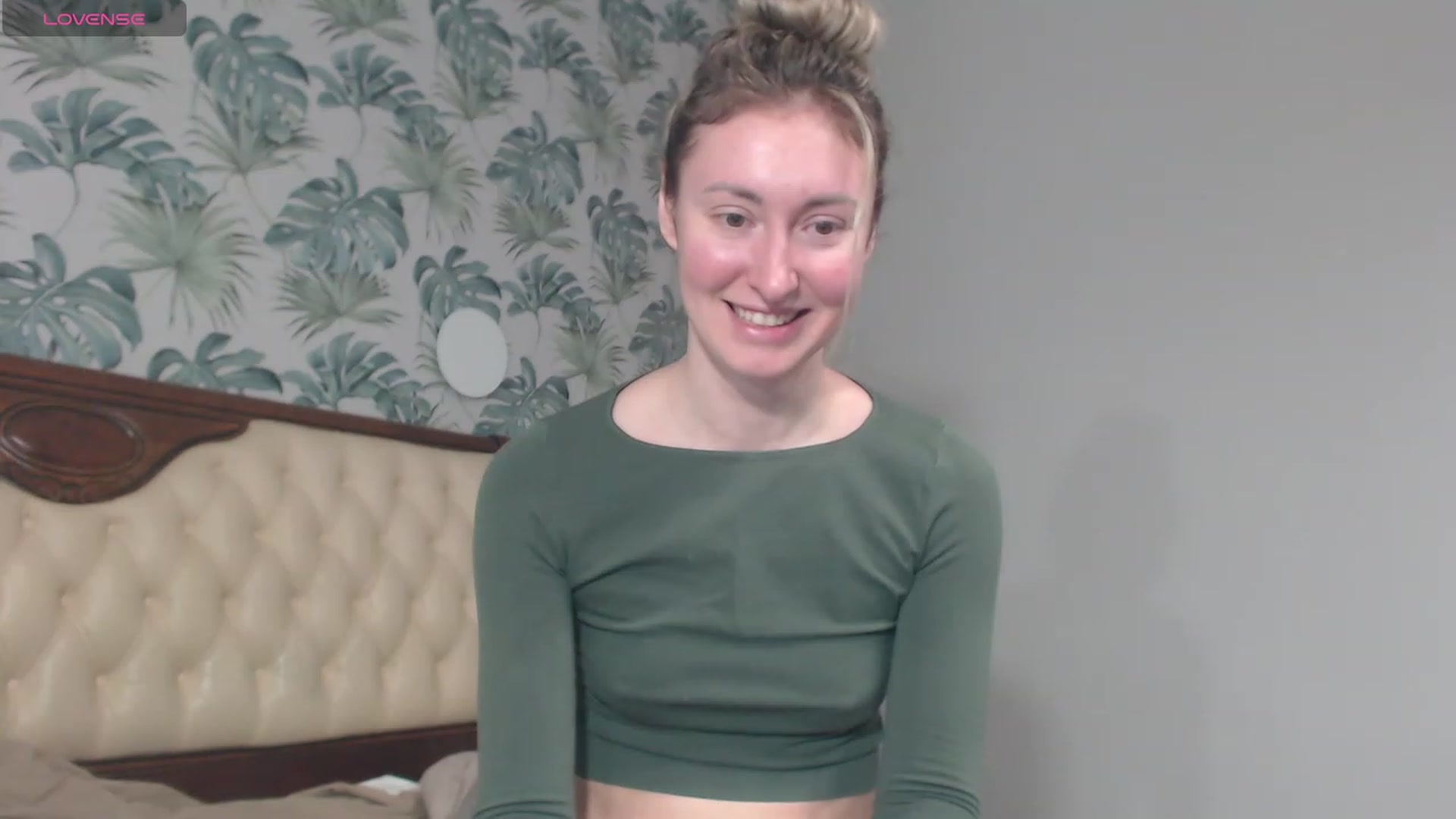Gallery image thumbnail from Veronica_4u's myfreecams stream on, 03/13/2024, 08:40 image 11 of 20