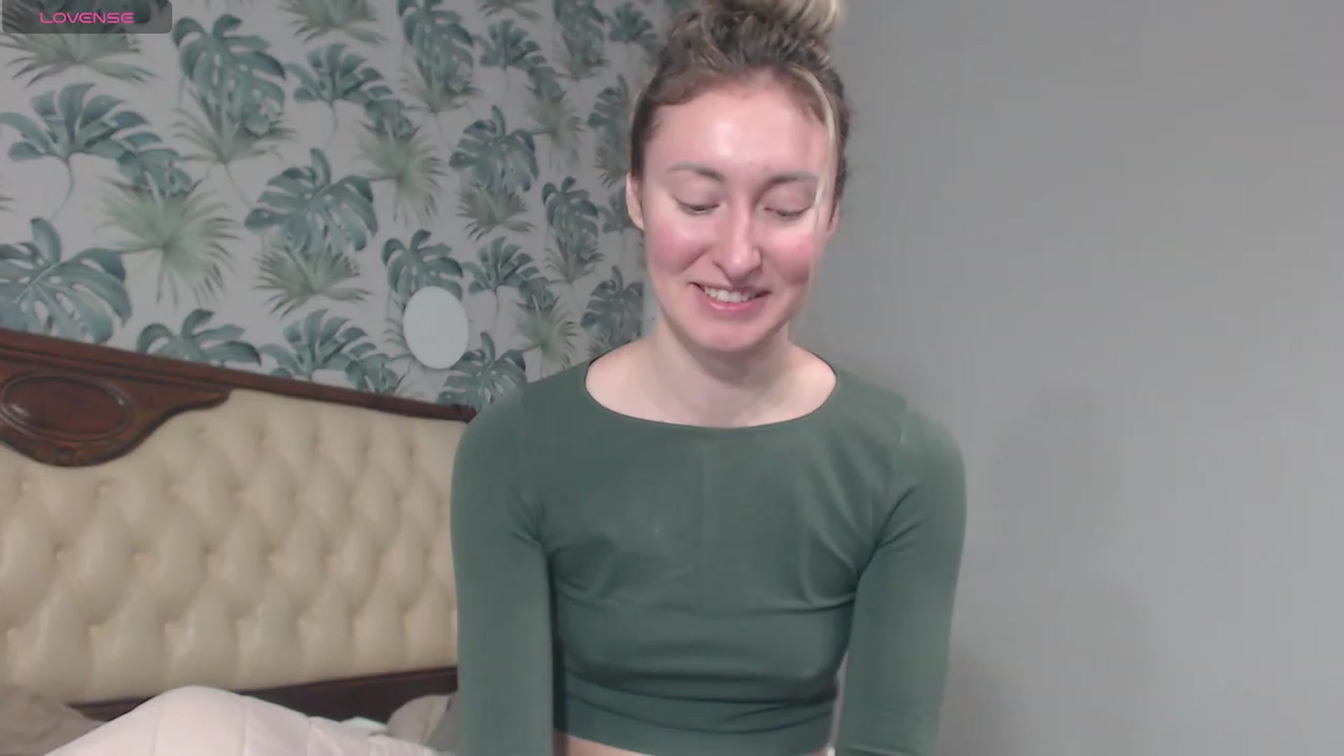 Gallery image thumbnail from Veronica_4u's myfreecams stream on, 03/13/2024, 08:40 image 16 of 20