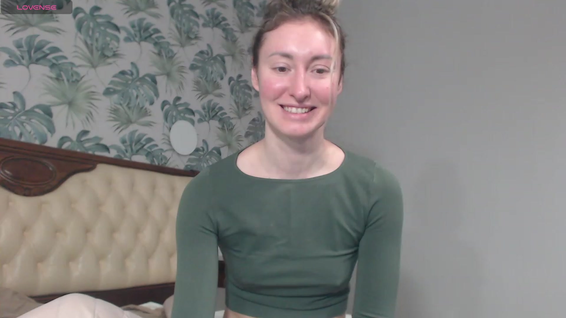 Gallery image thumbnail from Veronica_4u's myfreecams stream on, 03/13/2024, 08:40 image 14 of 20