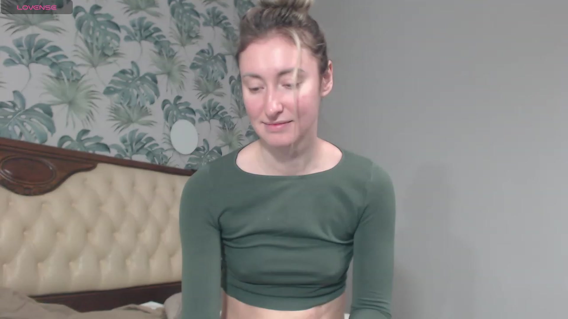 Gallery image thumbnail from Veronica_4u's myfreecams stream on, 03/13/2024, 08:40 image 8 of 20