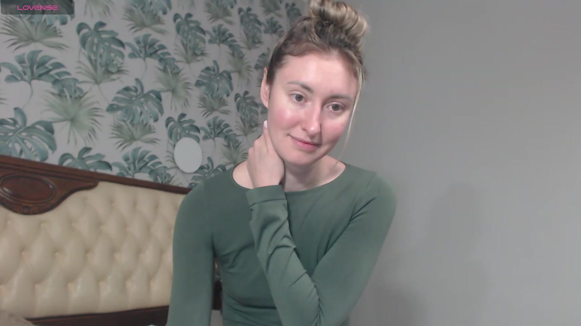 Gallery image thumbnail from Veronica_4u's myfreecams stream on, 03/13/2024, 08:40 image 2 of 20