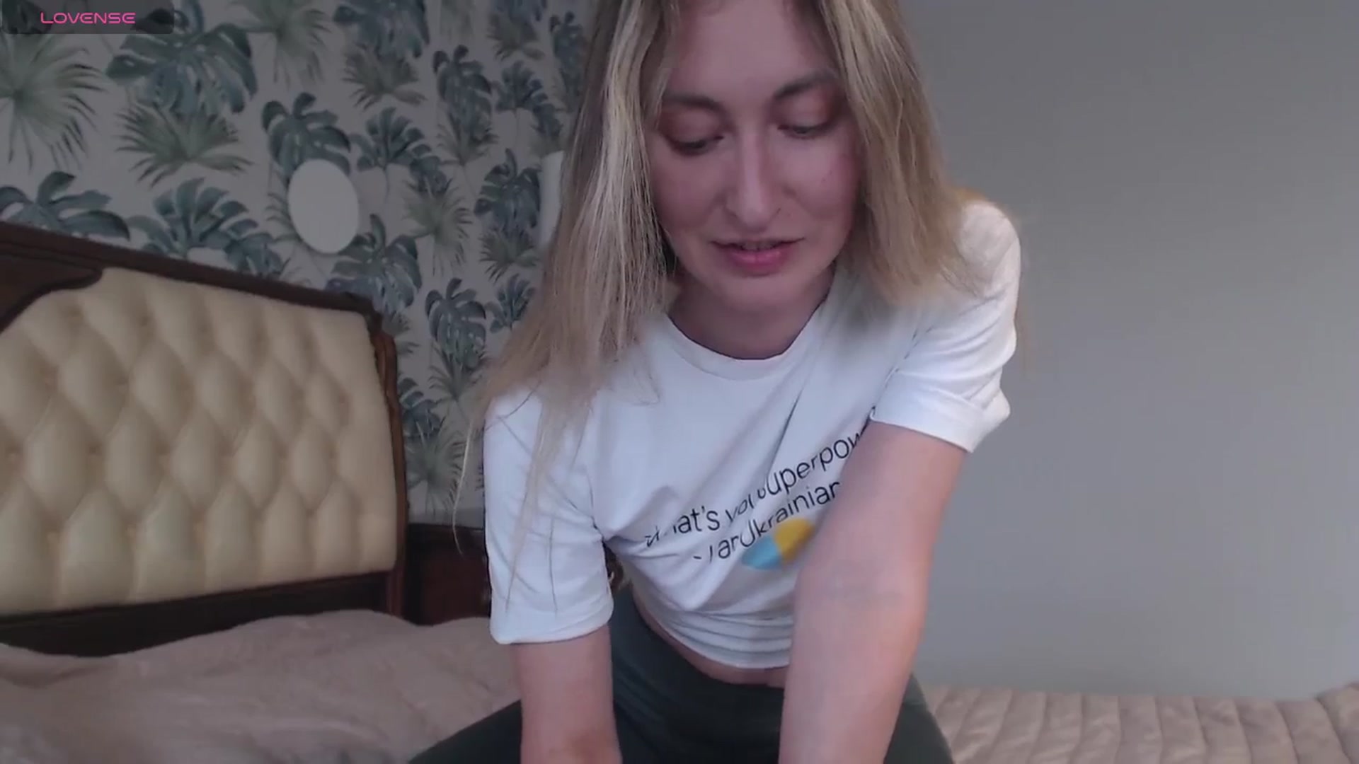 Gallery image thumbnail from Veronica_4u's myfreecams stream on, 06/17/2024, 13:38 image 17 of 20