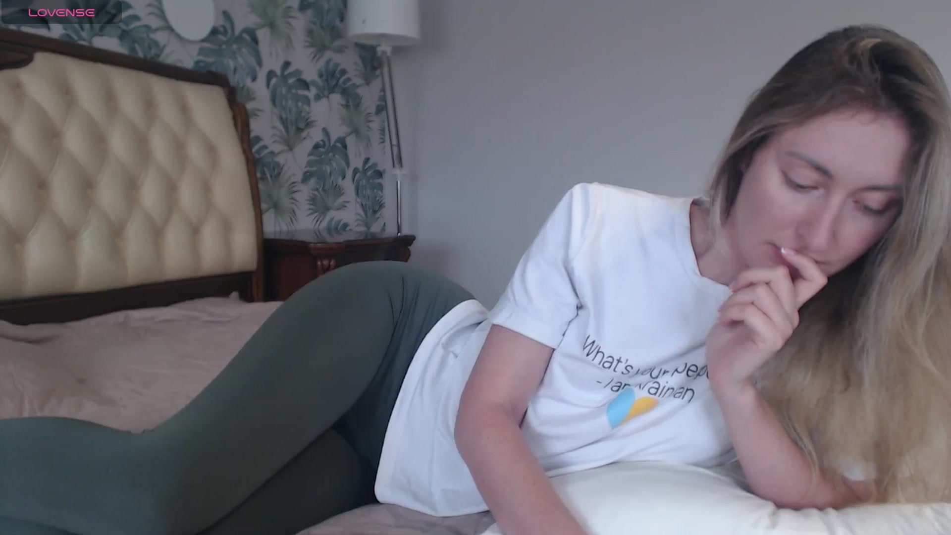 Gallery image thumbnail from Veronica_4u's myfreecams stream on, 06/17/2024, 13:38 image 6 of 20