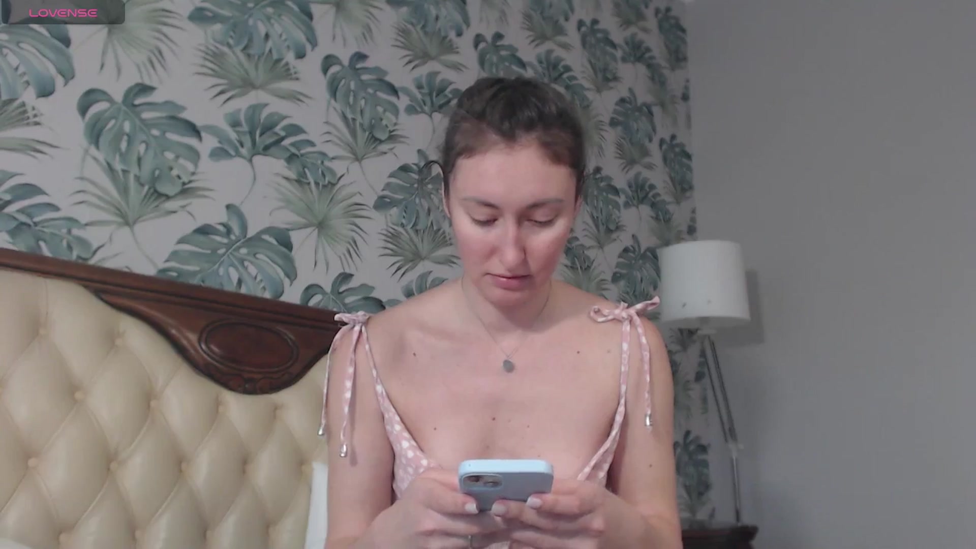 Gallery image thumbnail from Veronica_4u's myfreecams stream on, 12/23/2024, 09:11 image 17 of 20