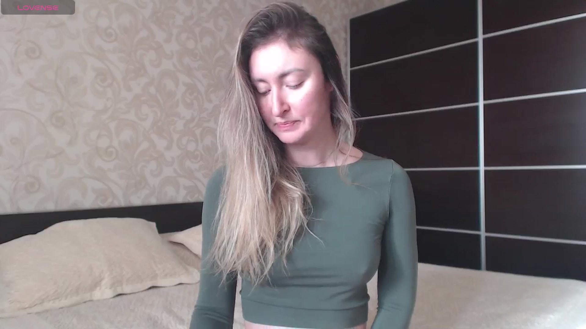 Gallery image thumbnail from Veronica_4u's myfreecams stream on, 01/02/2025, 08:51 image 12 of 20