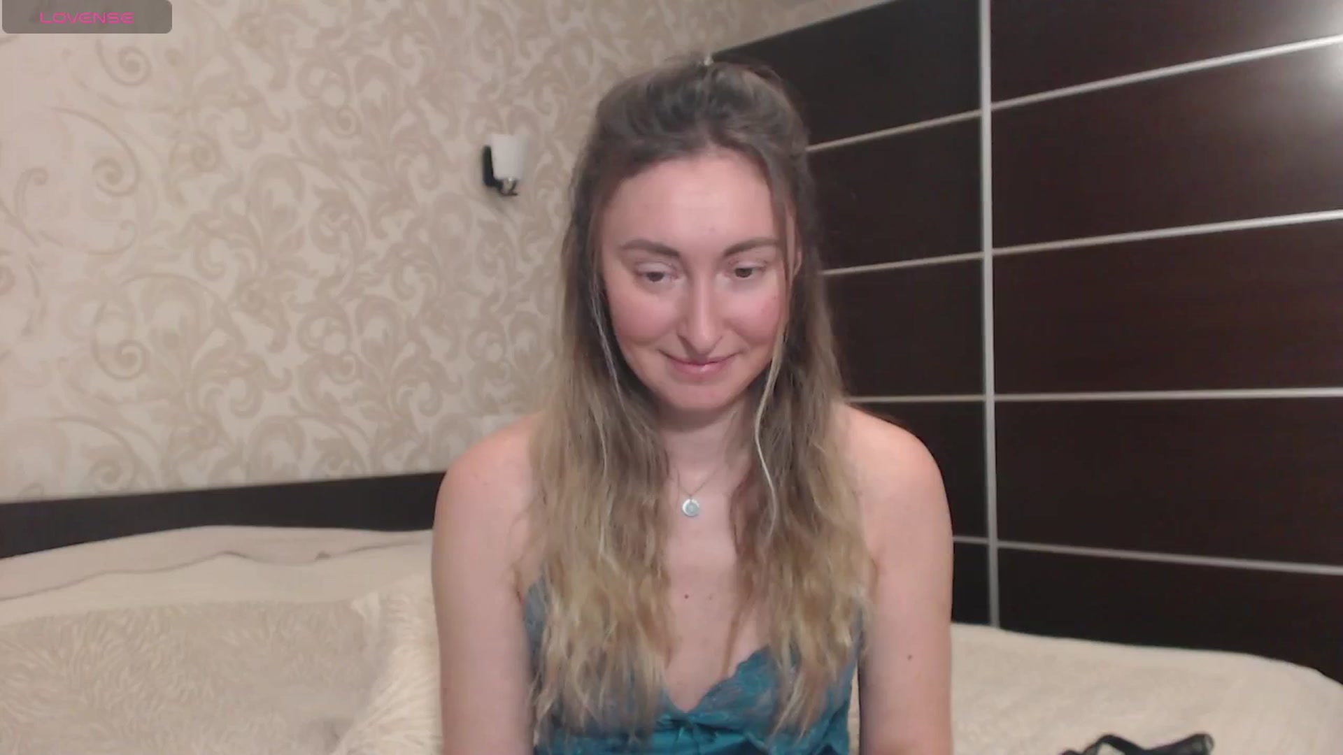 Gallery image thumbnail from Veronica_4u's myfreecams stream on, 01/20/2025, 16:35 image 8 of 20