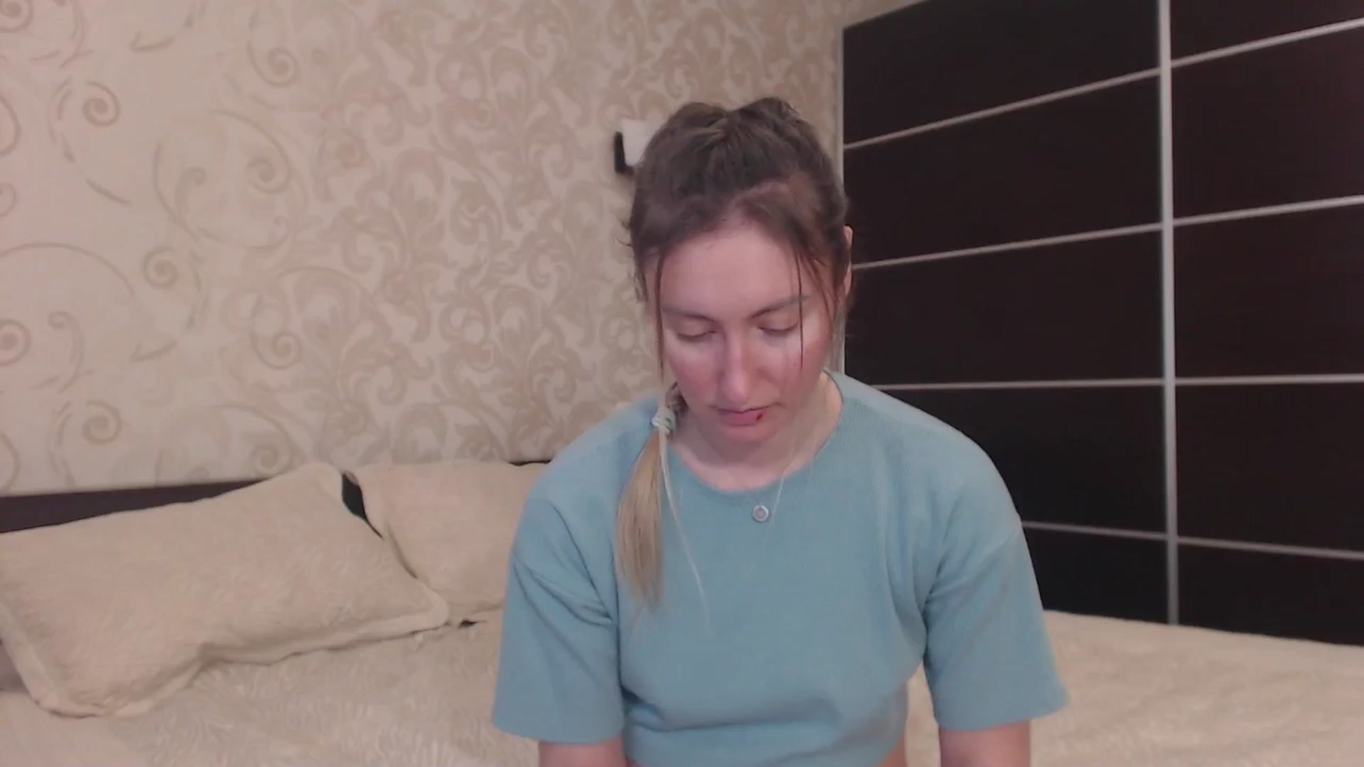 Gallery image thumbnail from Veronica_4u's myfreecams stream on, 02/07/2025, 14:38 image 4 of 20