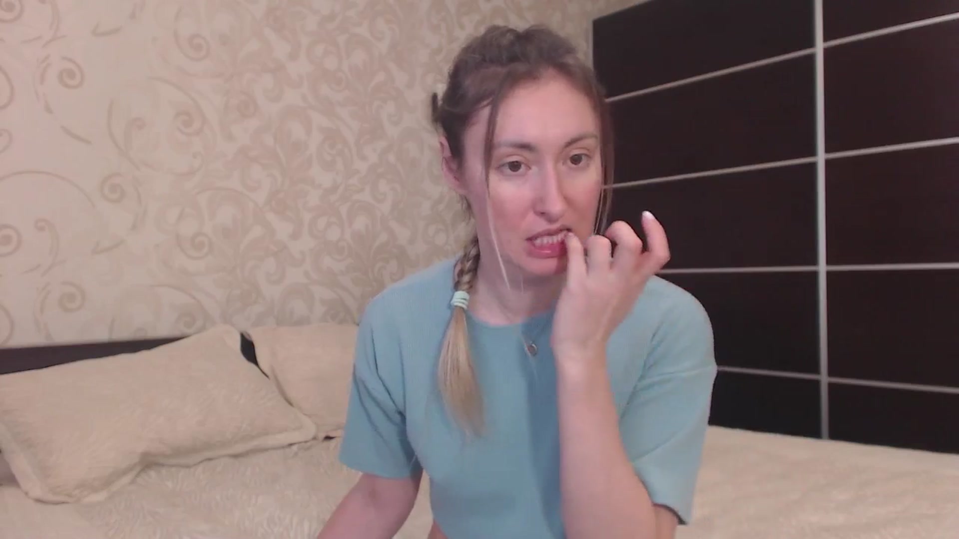 Gallery image thumbnail from Veronica_4u's myfreecams stream on, 02/07/2025, 14:38 image 5 of 20