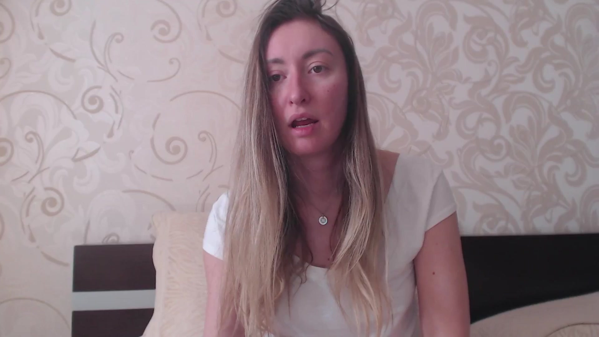Gallery image thumbnail from Veronica_4u's myfreecams stream on, 02/18/2025, 08:39 image 16 of 20
