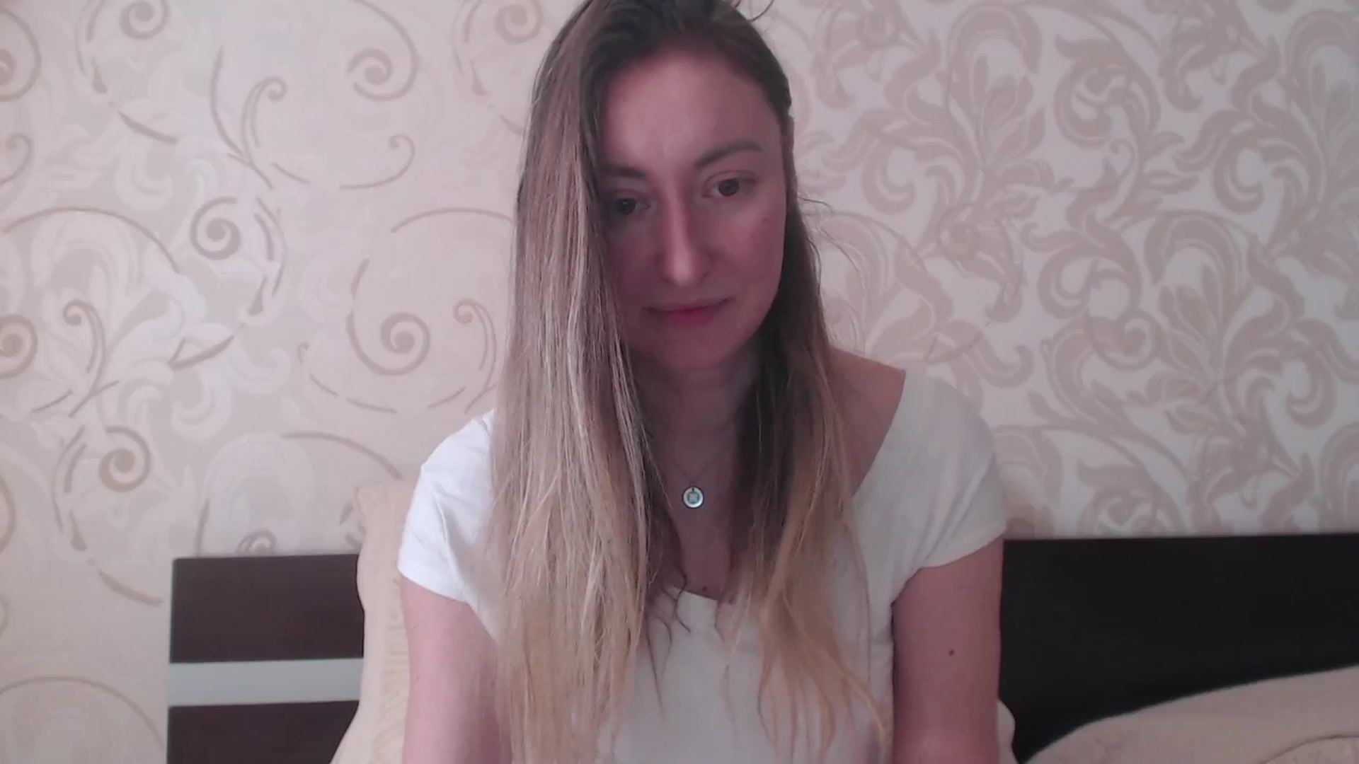 Gallery image thumbnail from Veronica_4u's myfreecams stream on, 02/18/2025, 08:39 image 17 of 20