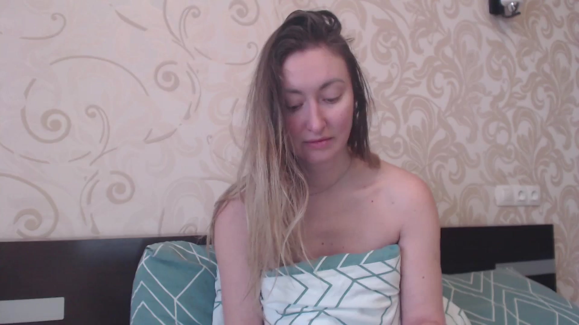 Gallery image thumbnail from Veronica_4u's myfreecams stream on, 02/24/2025, 07:14 image 6 of 20