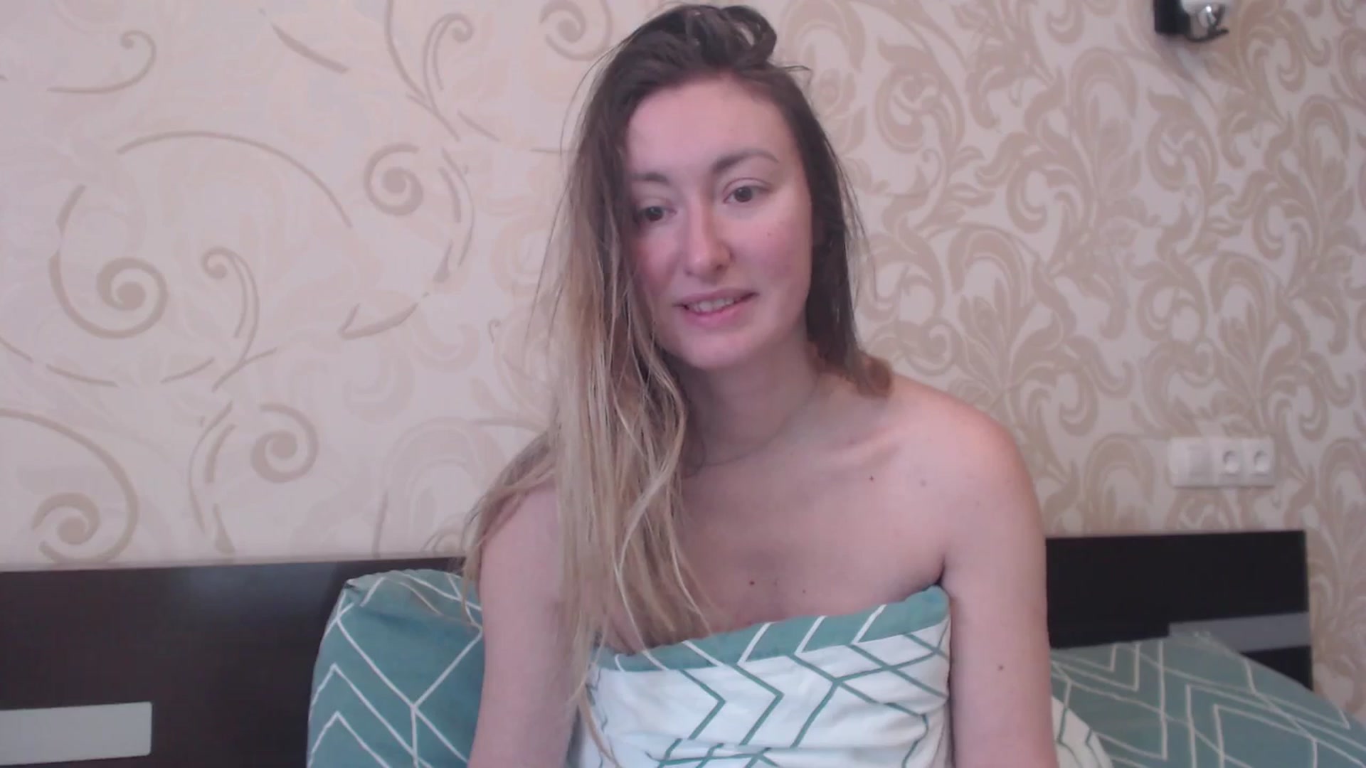 Gallery image thumbnail from Veronica_4u's myfreecams stream on, 02/24/2025, 07:14 image 7 of 20