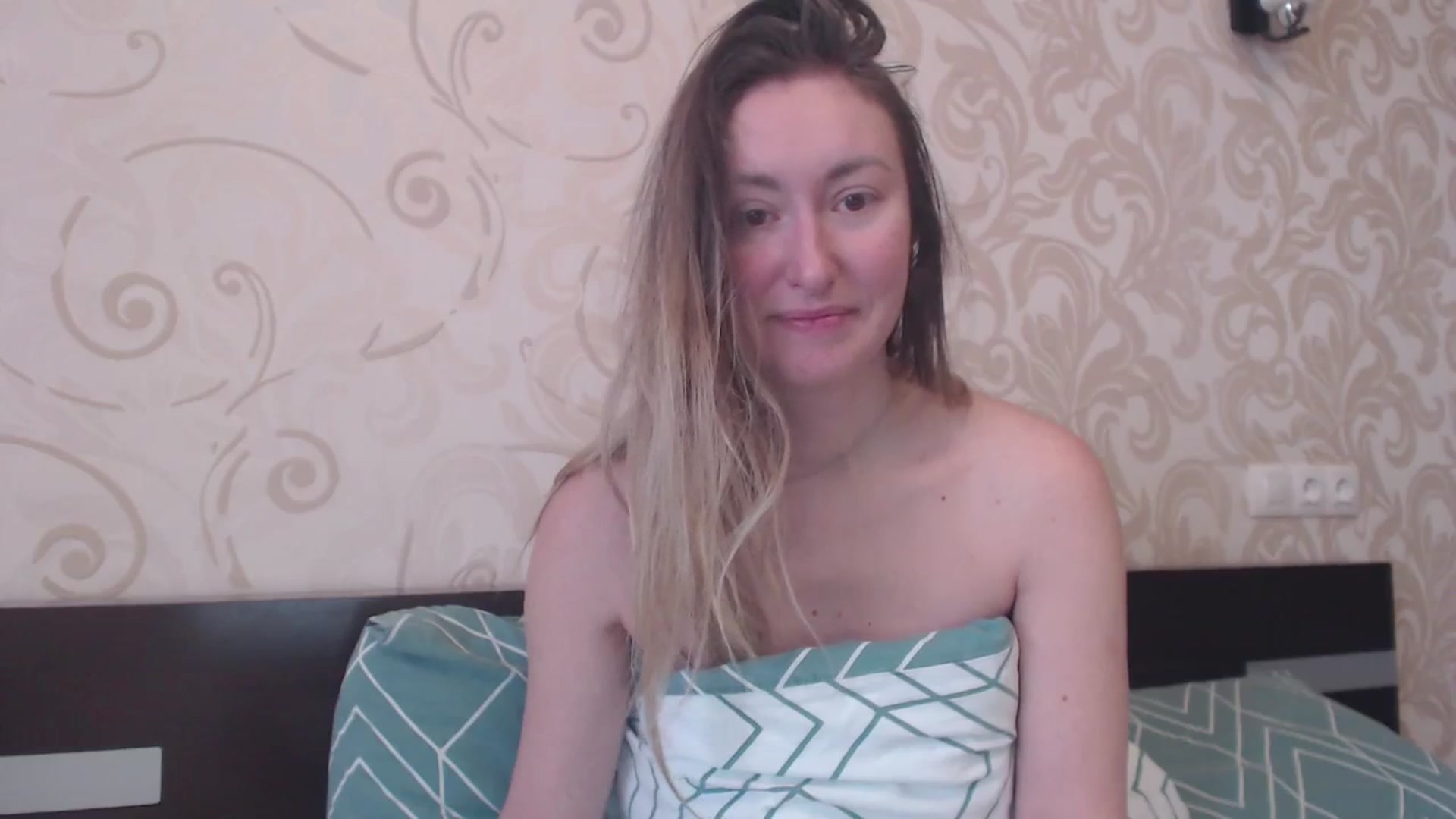 Gallery image thumbnail from Veronica_4u's myfreecams stream on, 02/24/2025, 07:14 image 2 of 20