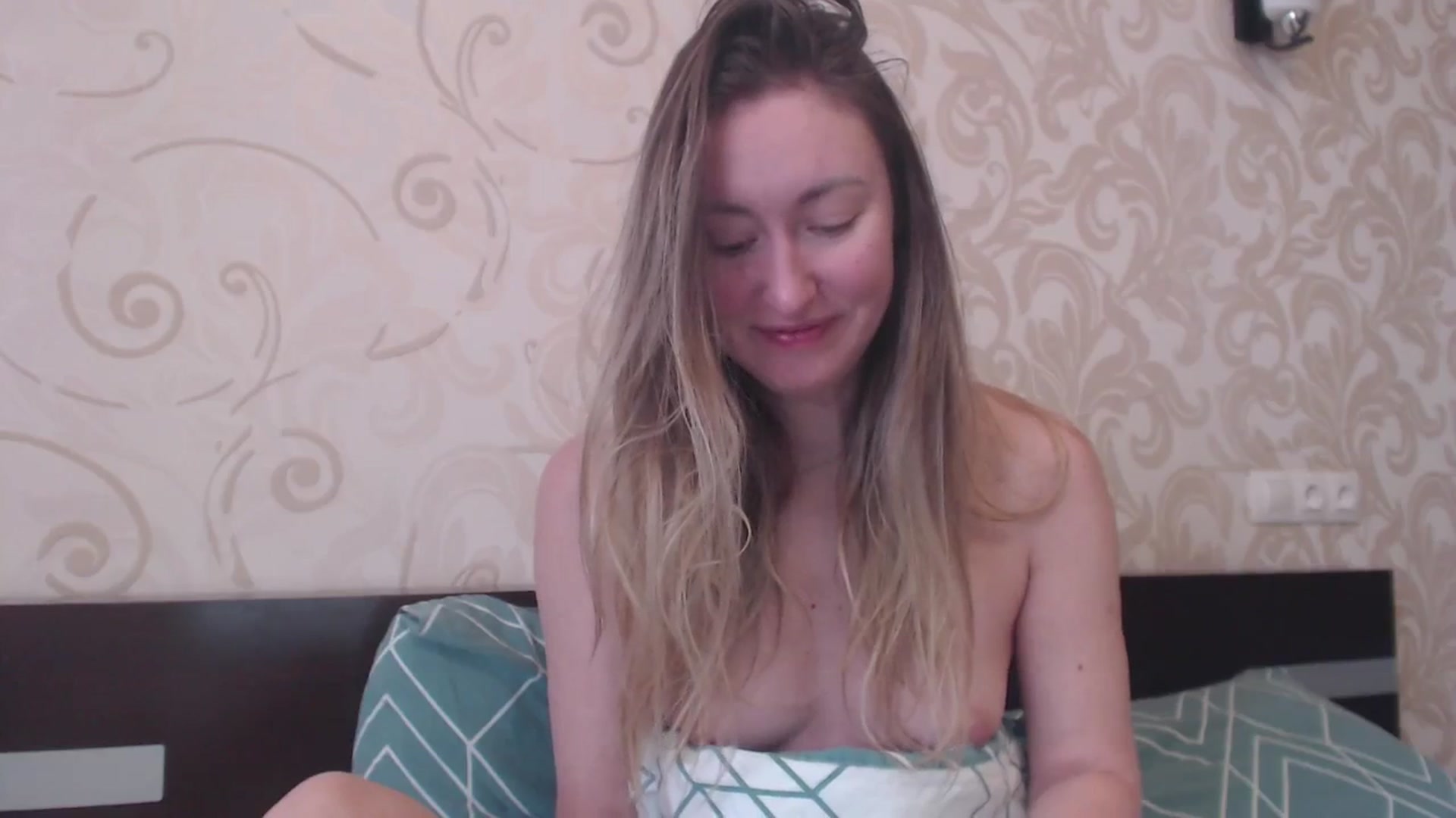 Gallery image thumbnail from Veronica_4u's myfreecams stream on, 02/24/2025, 07:14 image 12 of 20