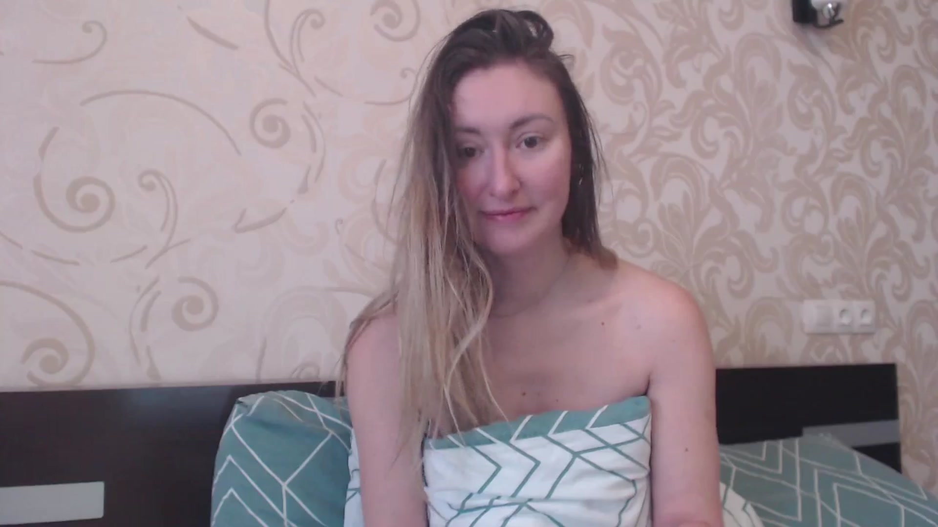 Gallery image thumbnail from Veronica_4u's myfreecams stream on, 02/24/2025, 07:14 image 5 of 20