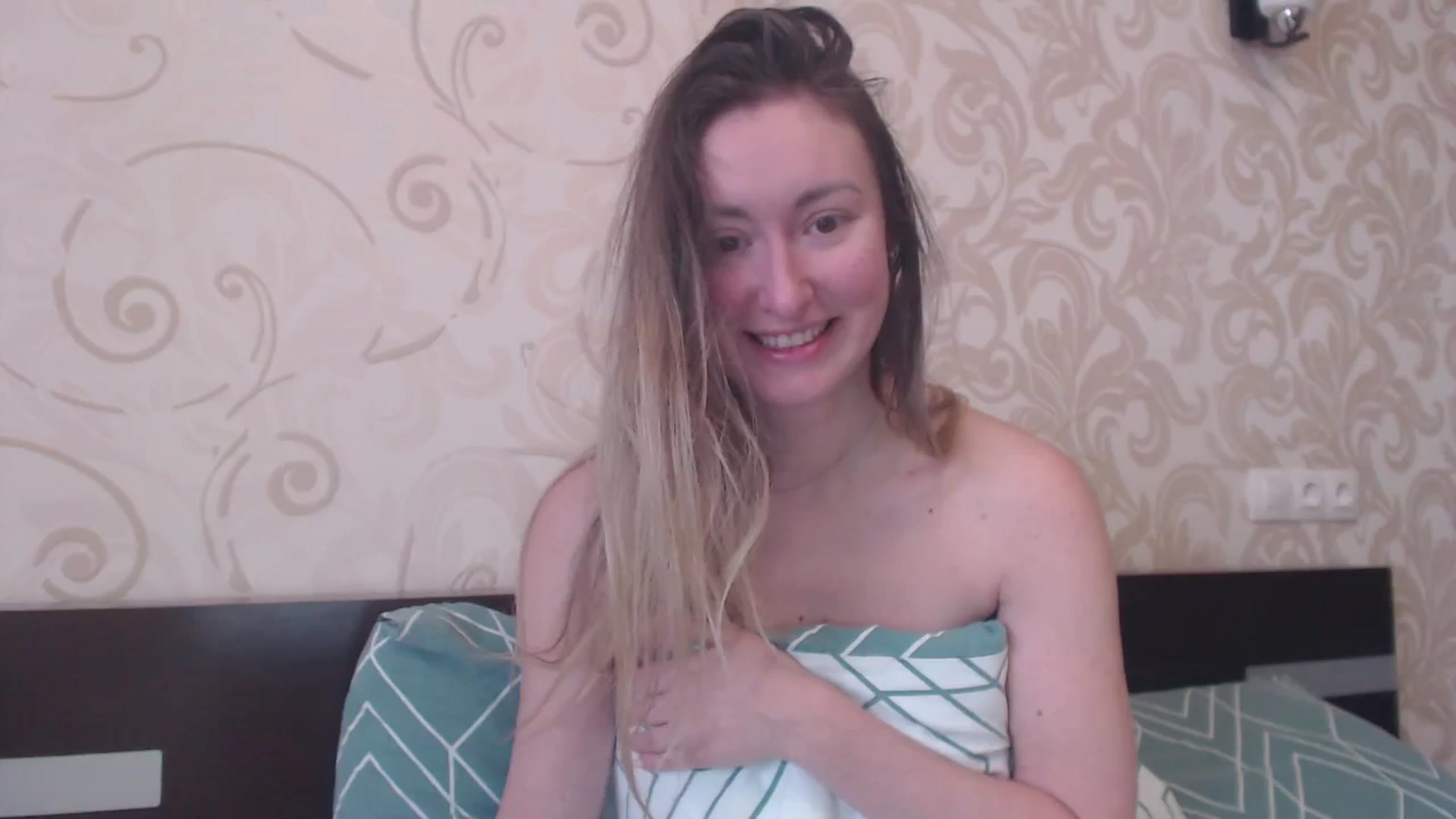 Gallery image thumbnail from Veronica_4u's myfreecams stream on, 02/24/2025, 07:14 image 8 of 20
