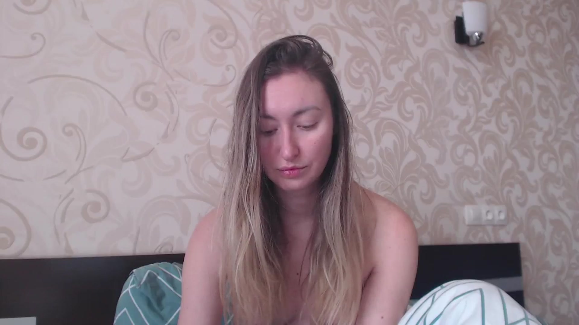 Gallery image thumbnail from Veronica_4u's myfreecams stream on, 02/24/2025, 09:15 image 7 of 20