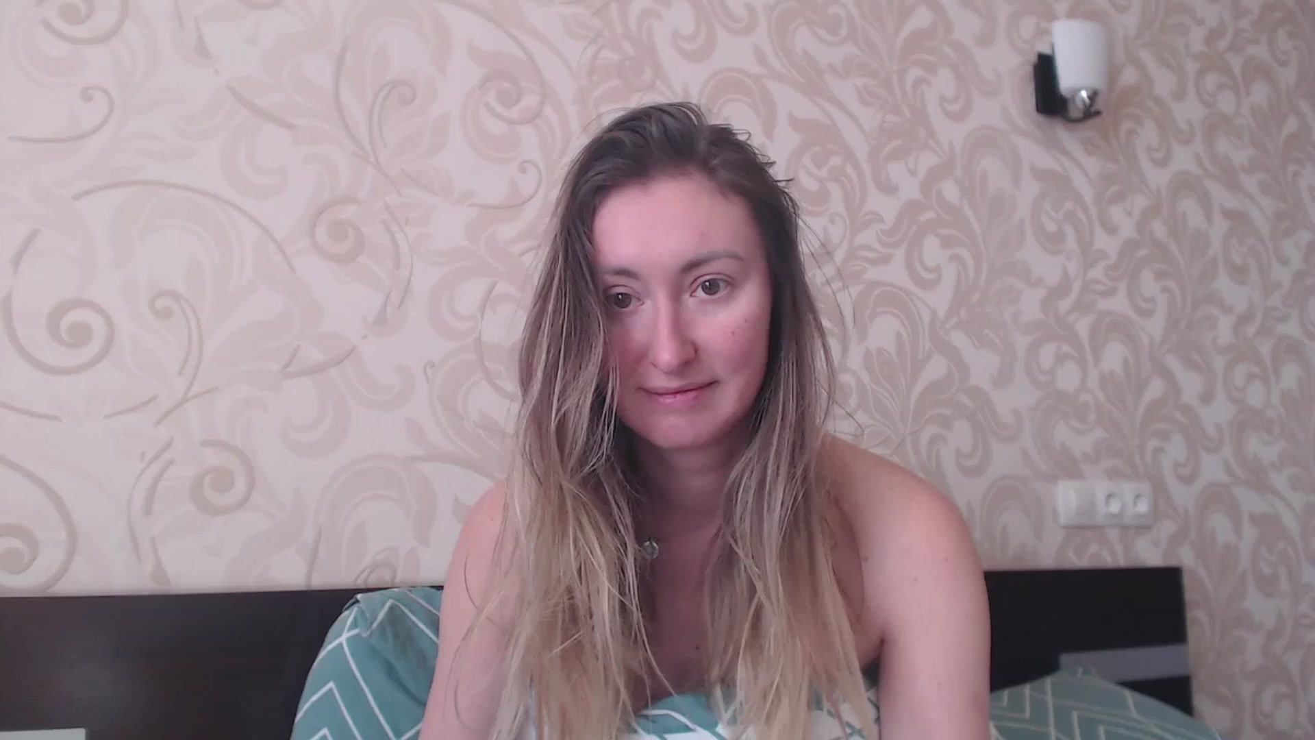 Gallery image thumbnail from Veronica_4u's myfreecams stream on, 02/24/2025, 09:15 image 15 of 20