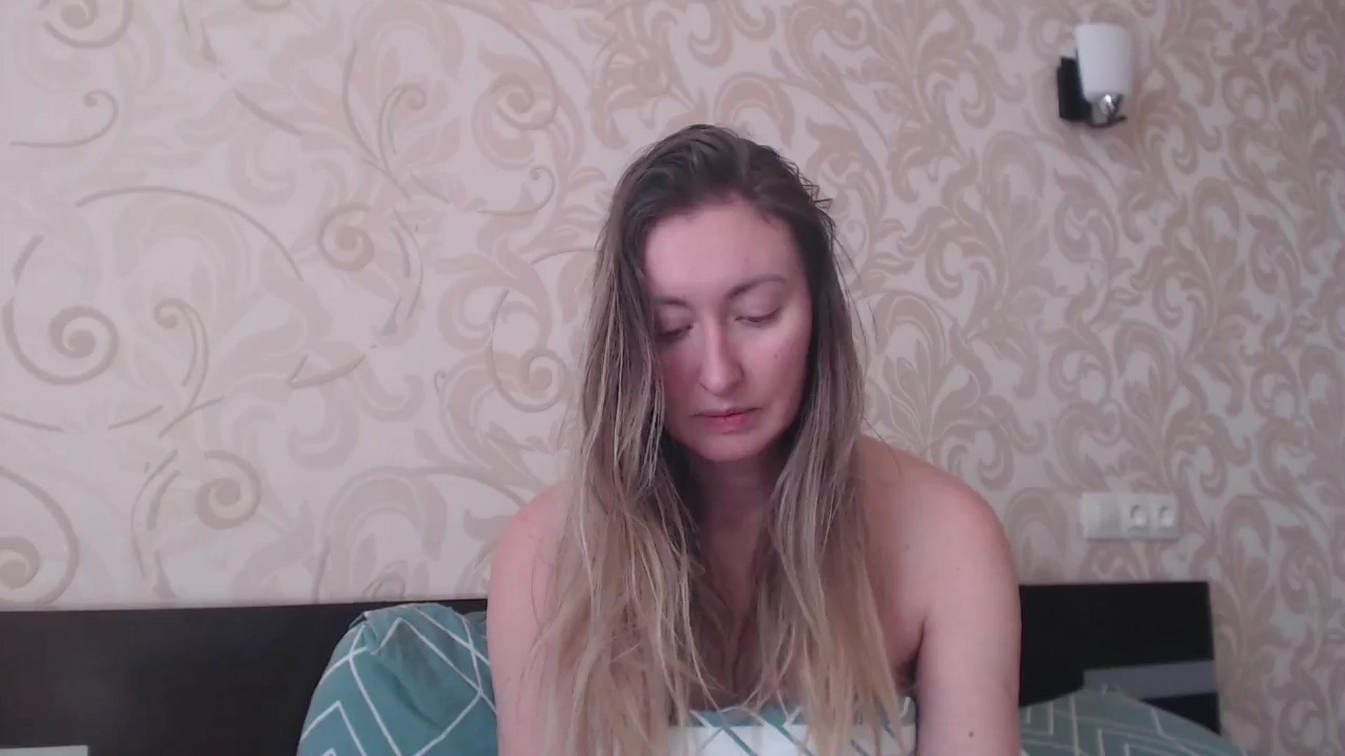 Gallery image thumbnail from Veronica_4u's myfreecams stream on, 02/24/2025, 09:15 image 17 of 20