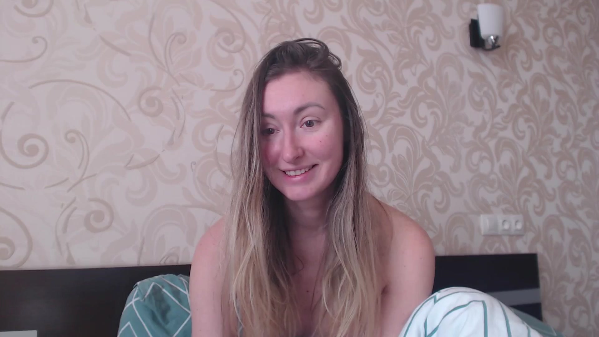 Gallery image thumbnail from Veronica_4u's myfreecams stream on, 02/24/2025, 09:15 image 9 of 20