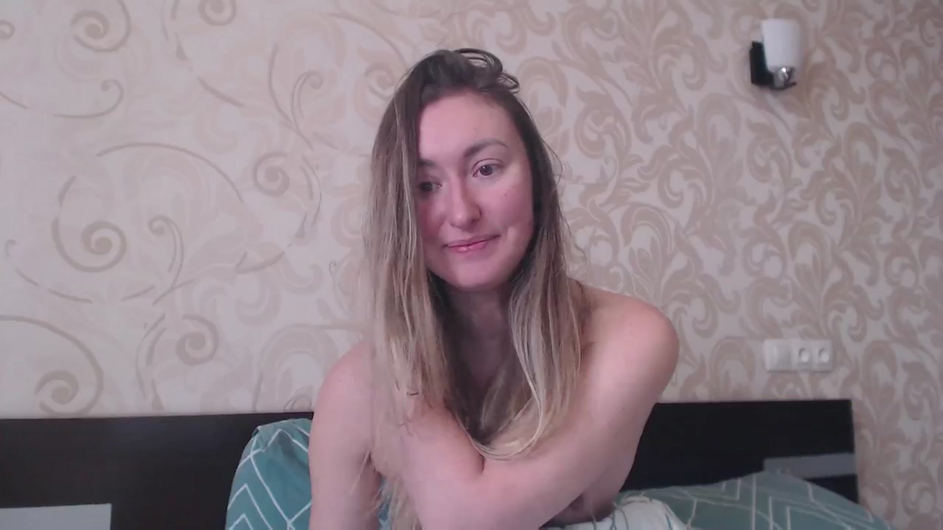 Gallery image thumbnail from Veronica_4u's myfreecams stream on, 02/24/2025, 09:15 image 6 of 20