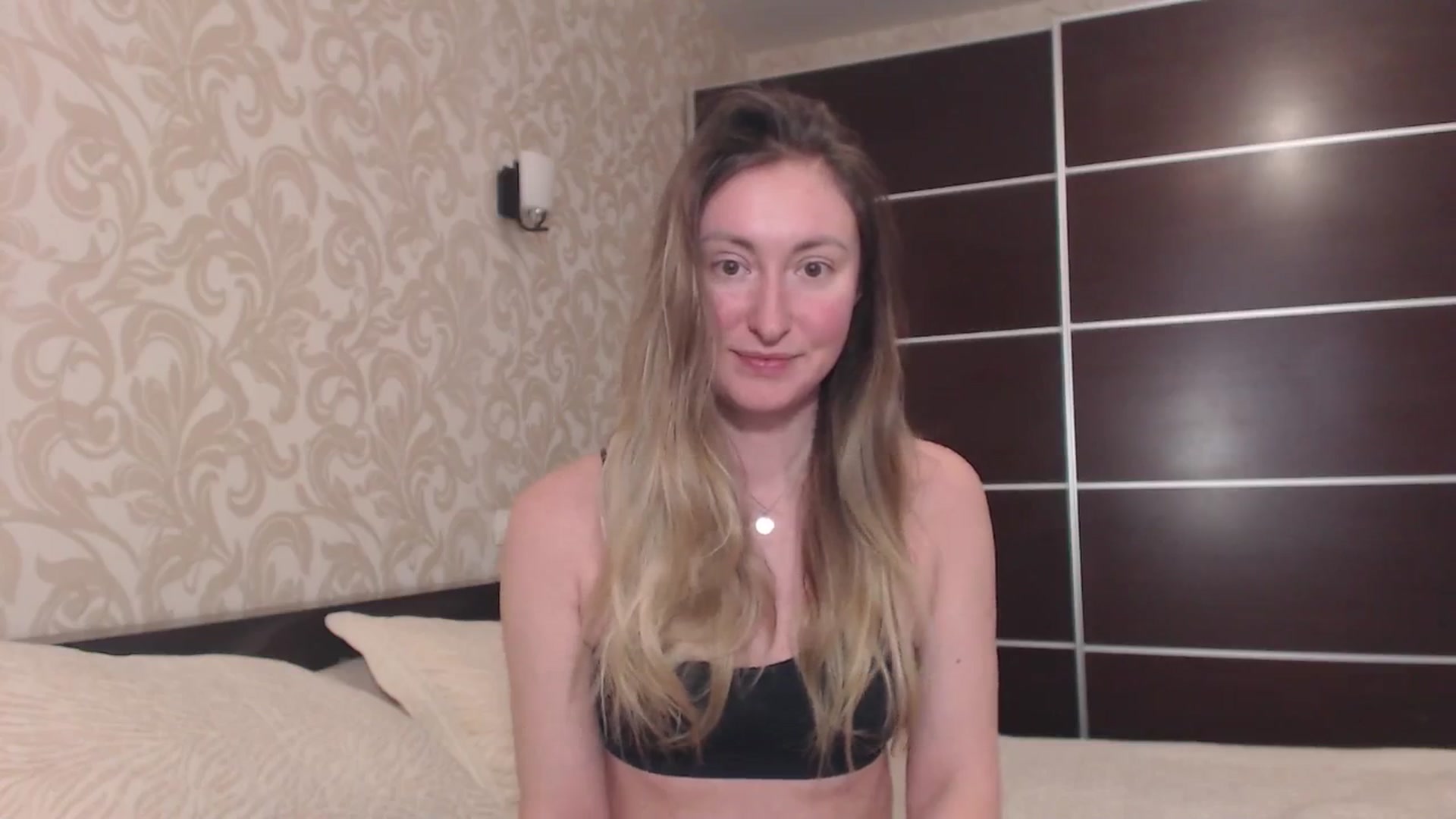 Gallery image thumbnail from Veronica_4u's myfreecams stream on, 03/05/2025, 14:25 image 3 of 20