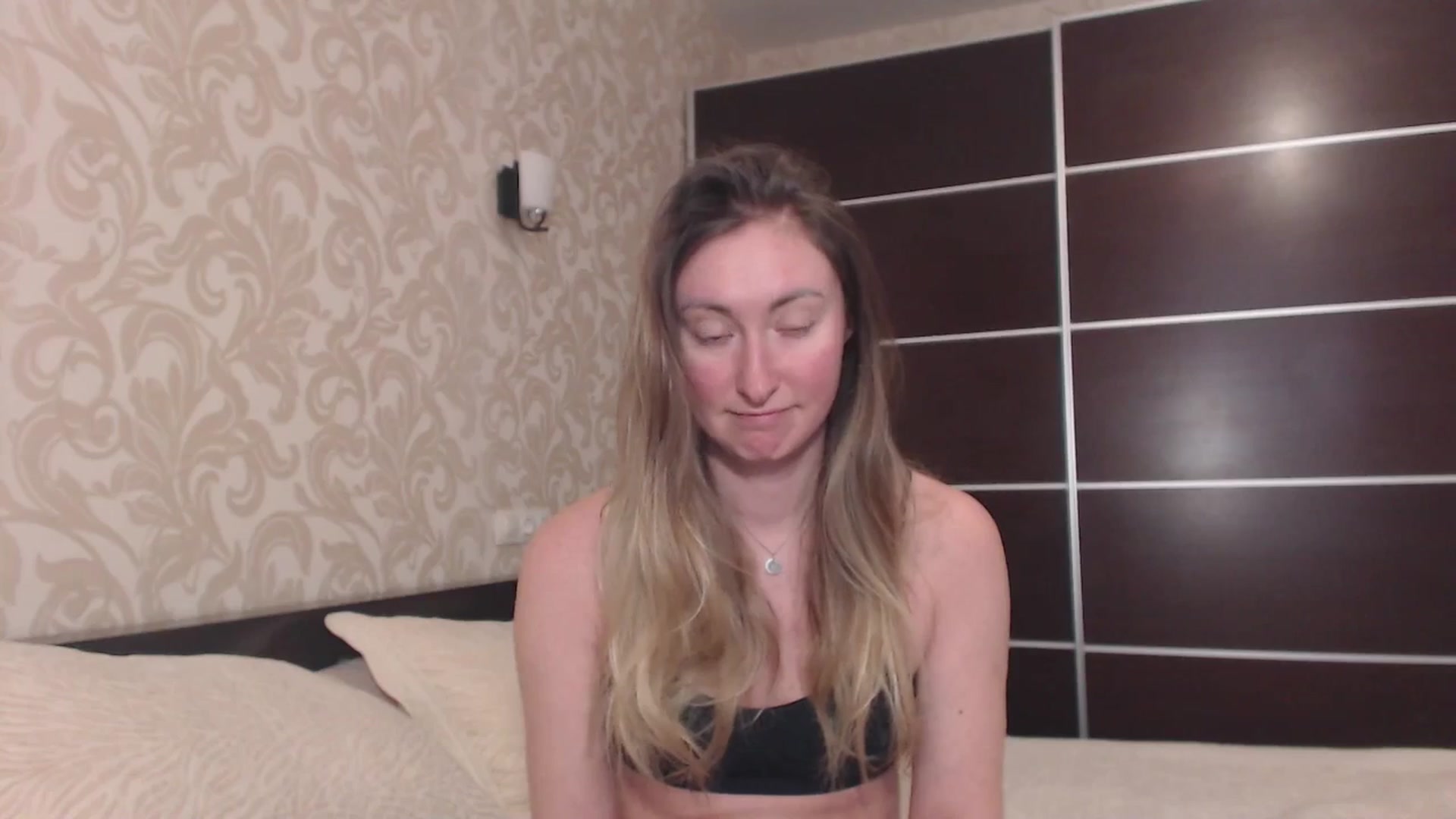 Gallery image thumbnail from Veronica_4u's myfreecams stream on, 03/05/2025, 14:25 image 4 of 20