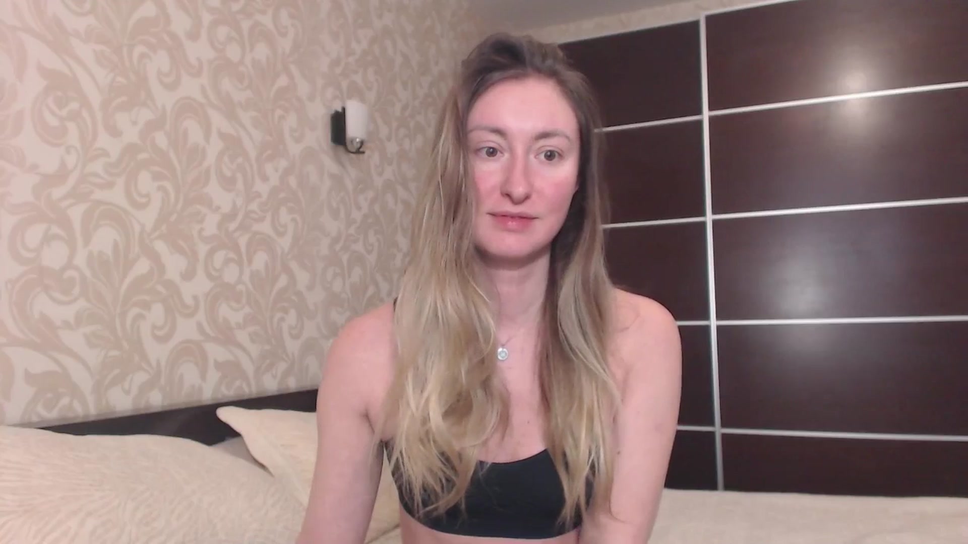 Gallery image thumbnail from Veronica_4u's myfreecams stream on, 03/05/2025, 14:25 image 2 of 20