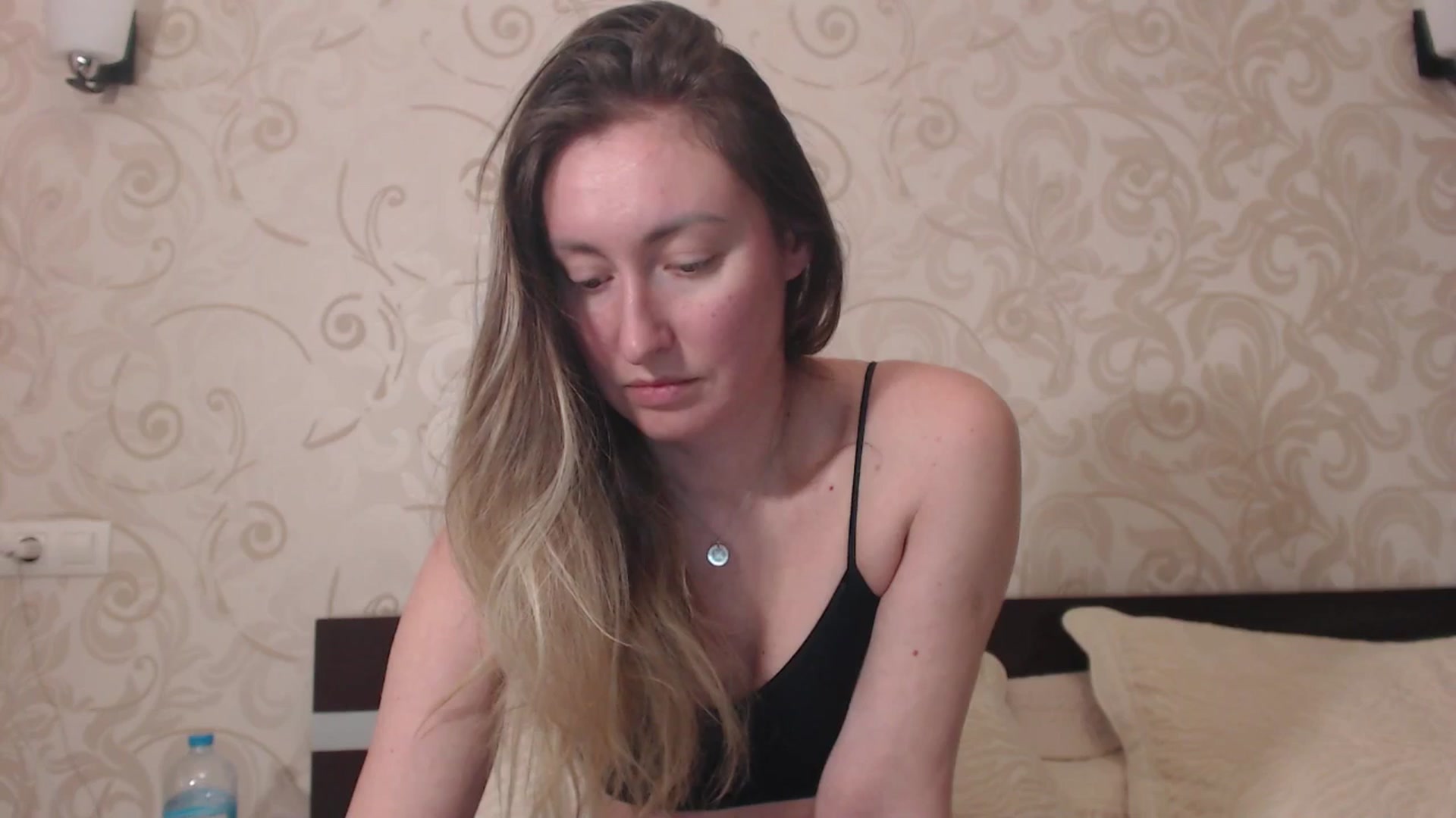 Gallery image thumbnail from Veronica_4u's myfreecams stream on, 03/05/2025, 14:25 image 11 of 20