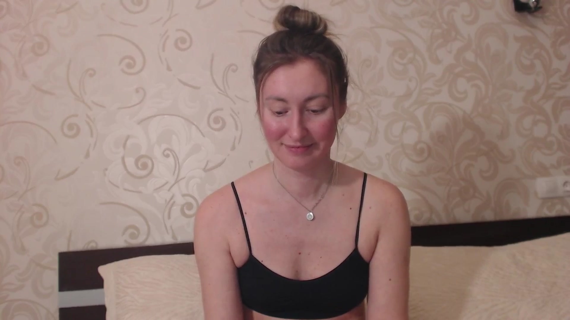 Gallery image thumbnail from Veronica_4u's myfreecams stream on, 03/05/2025, 16:17 image 7 of 20