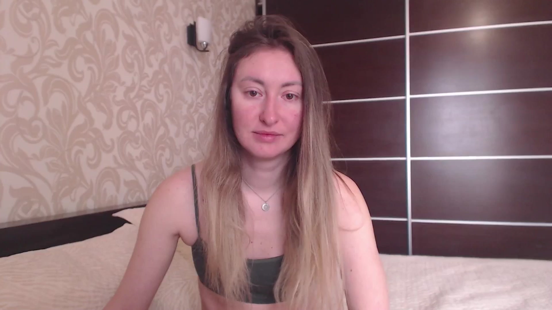 Gallery image thumbnail from Veronica_4u's myfreecams stream on, 03/10/2025, 08:06 image 6 of 20