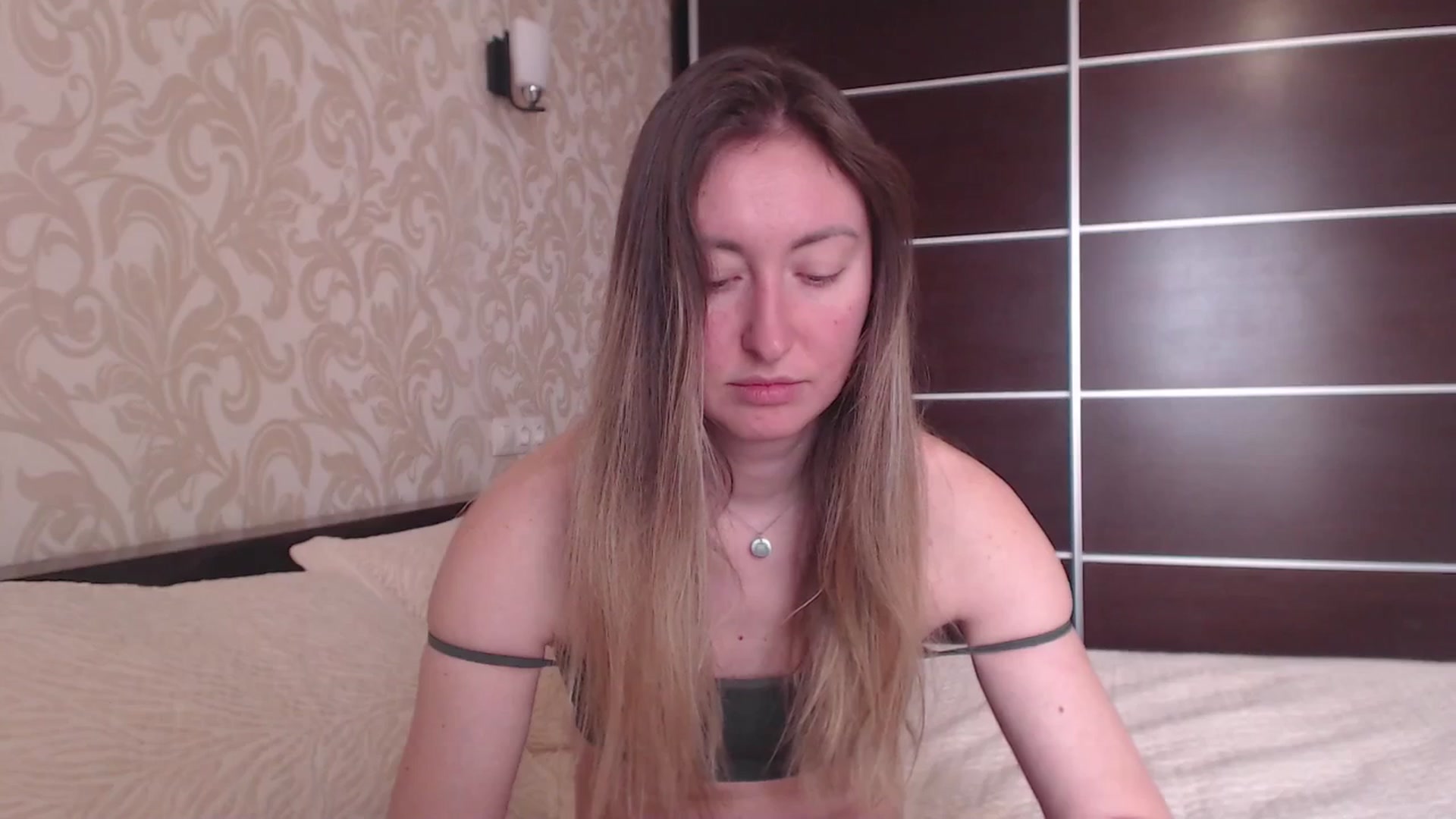 Gallery image thumbnail from Veronica_4u's myfreecams stream on, 03/10/2025, 08:06 image 16 of 20