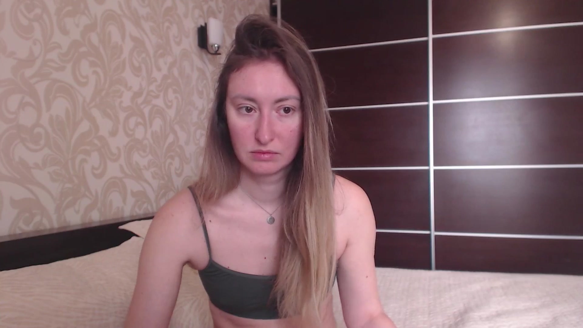 Gallery image thumbnail from Veronica_4u's myfreecams stream on, 03/10/2025, 08:06 image 4 of 20