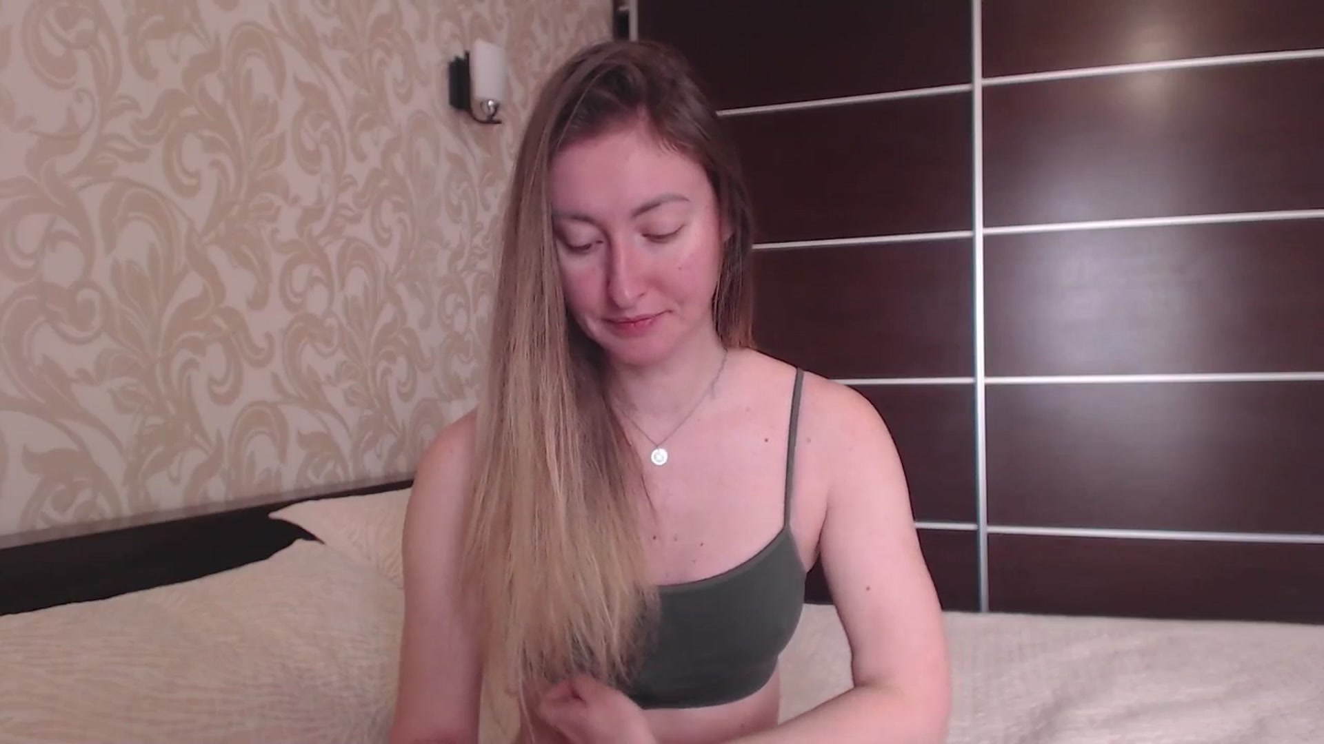 Gallery image thumbnail from Veronica_4u's myfreecams stream on, 03/10/2025, 08:06 image 7 of 20