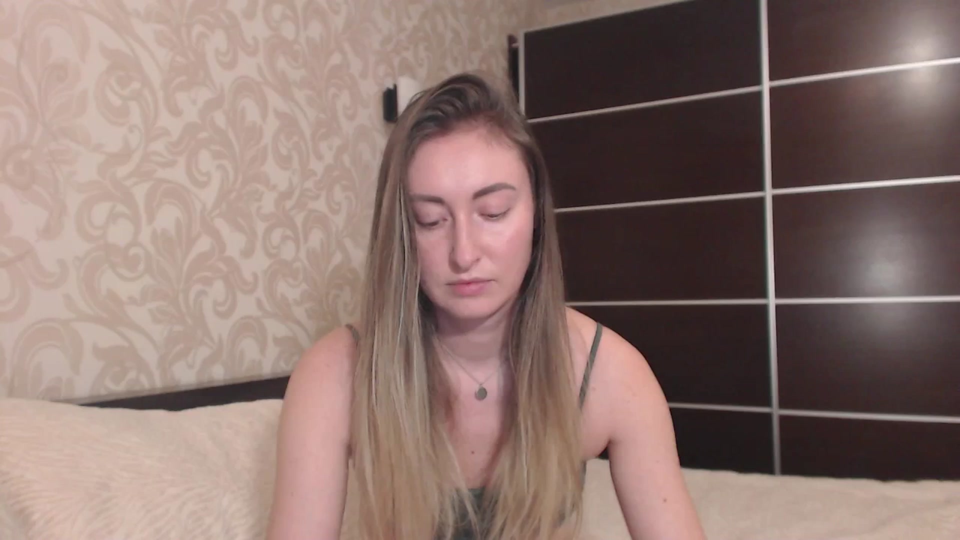 Gallery image thumbnail from Veronica_4u's myfreecams stream on, 03/10/2025, 17:19 image 7 of 20