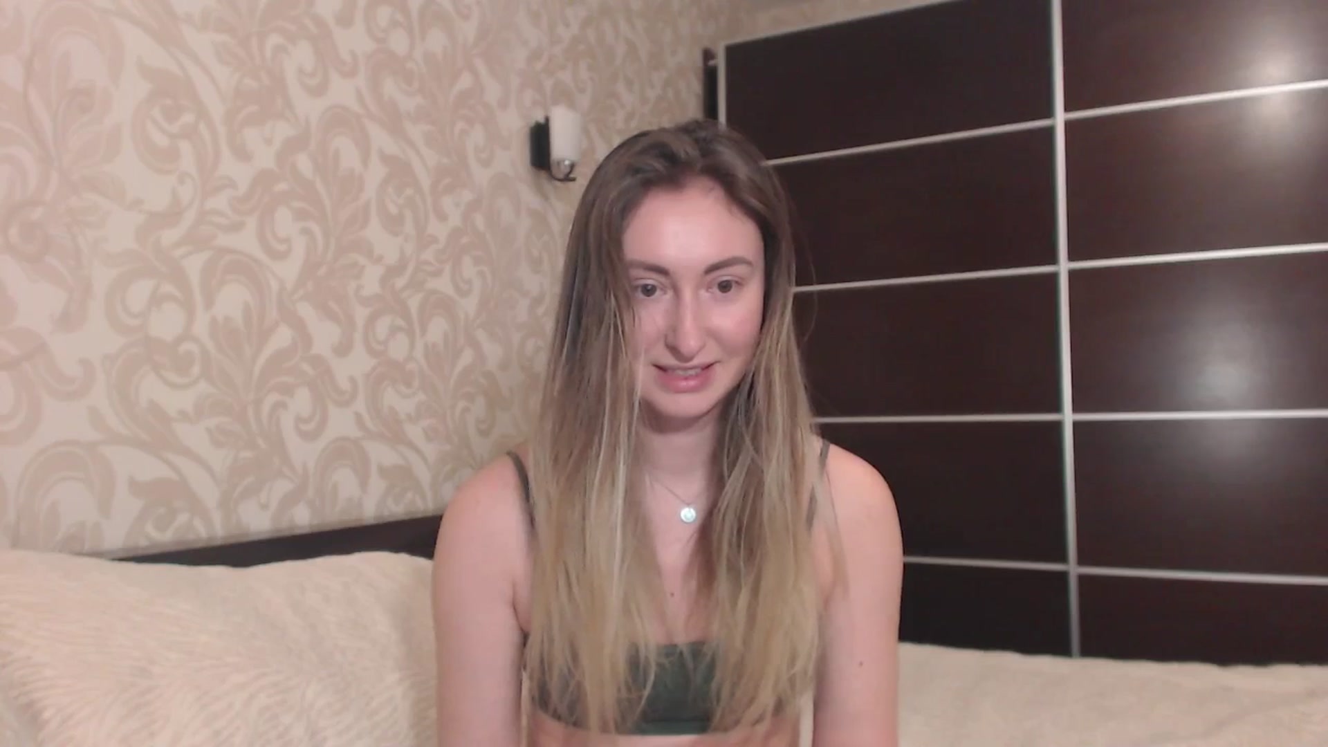Gallery image thumbnail from Veronica_4u's myfreecams stream on, 03/10/2025, 17:19 image 2 of 20
