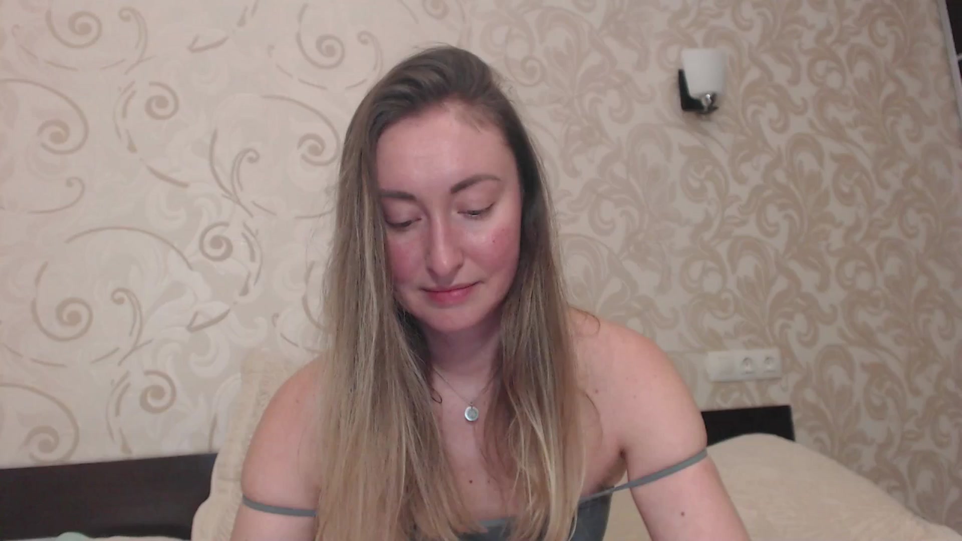 Gallery image thumbnail from Veronica_4u's myfreecams stream on, 03/23/2025, 17:56 image 14 of 20