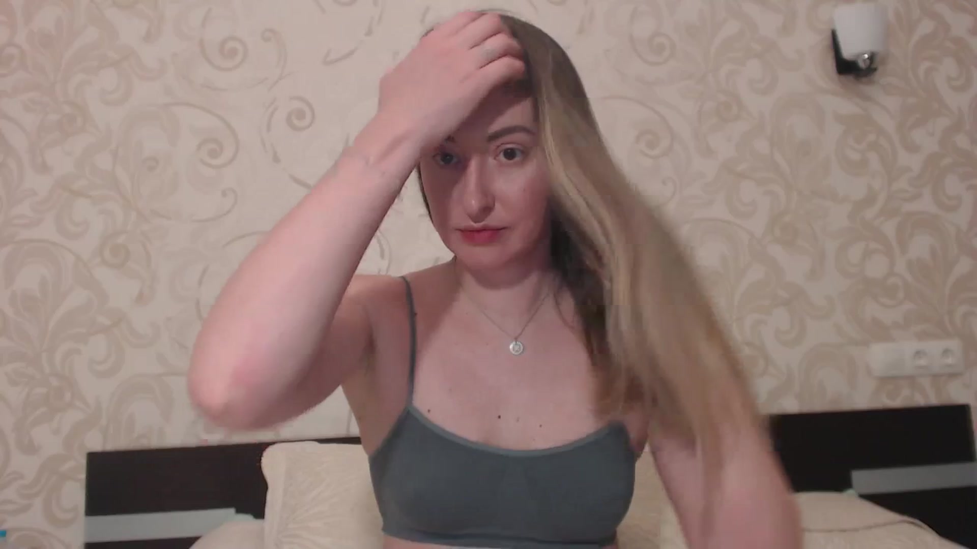 Gallery image thumbnail from Veronica_4u's myfreecams stream on, 03/24/2025, 18:25 image 7 of 20