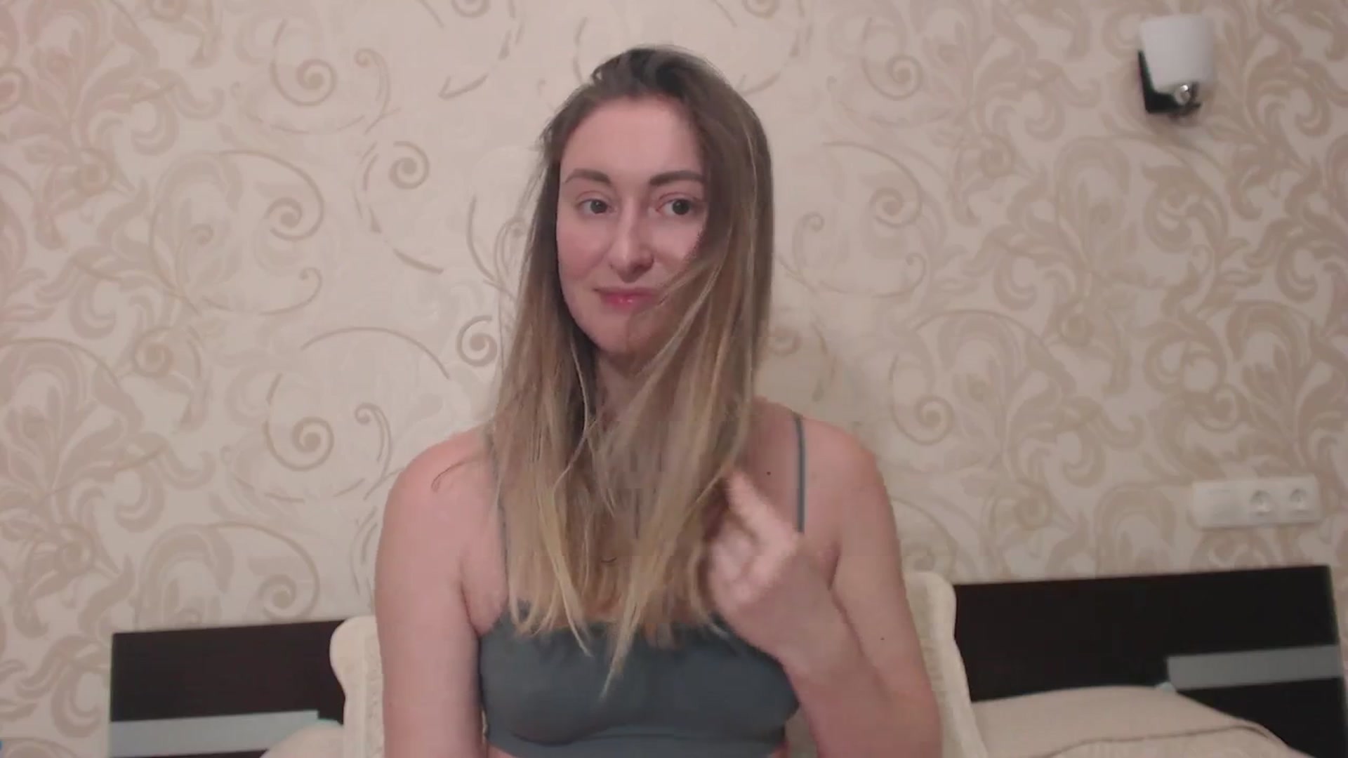 Gallery image thumbnail from Veronica_4u's myfreecams stream on, 03/24/2025, 18:25 image 19 of 20