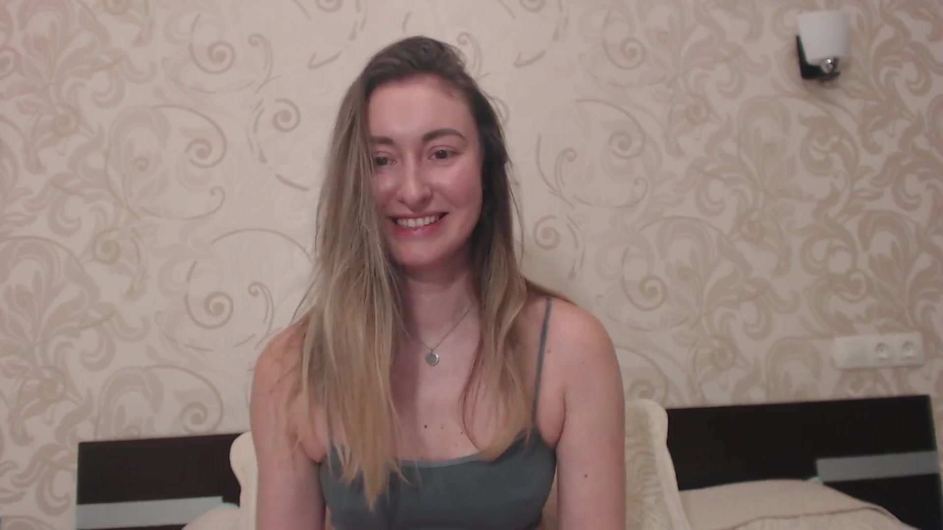 Gallery image thumbnail from Veronica_4u's myfreecams stream on, 03/24/2025, 18:25 image 18 of 20