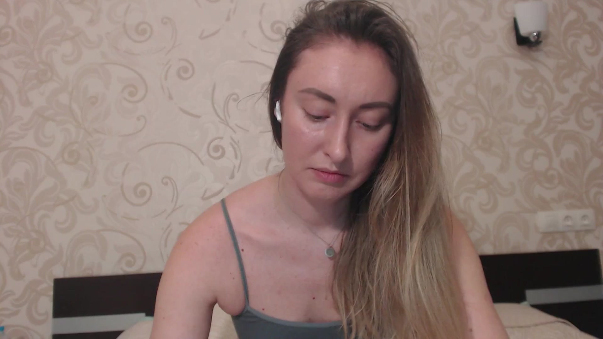 Gallery image thumbnail from Veronica_4u's myfreecams stream on, 03/24/2025, 18:25 image 5 of 20