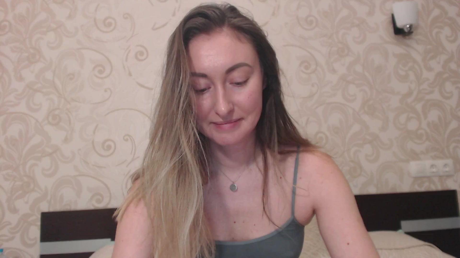 Gallery image thumbnail from Veronica_4u's myfreecams stream on, 03/24/2025, 18:25 image 8 of 20