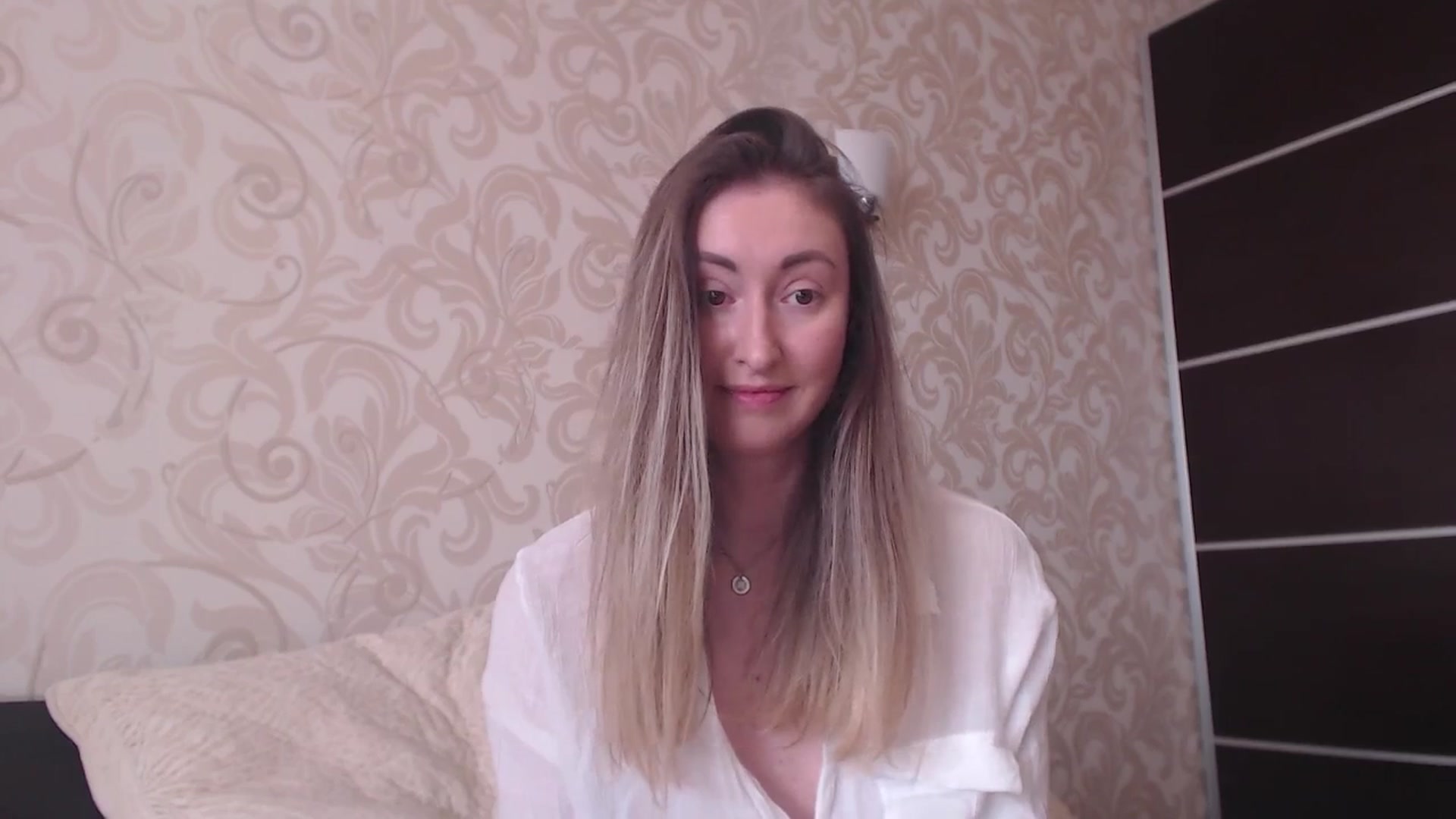 Gallery image thumbnail from Veronica_4u's myfreecams stream on, 03/29/2025, 10:05 image 2 of 20