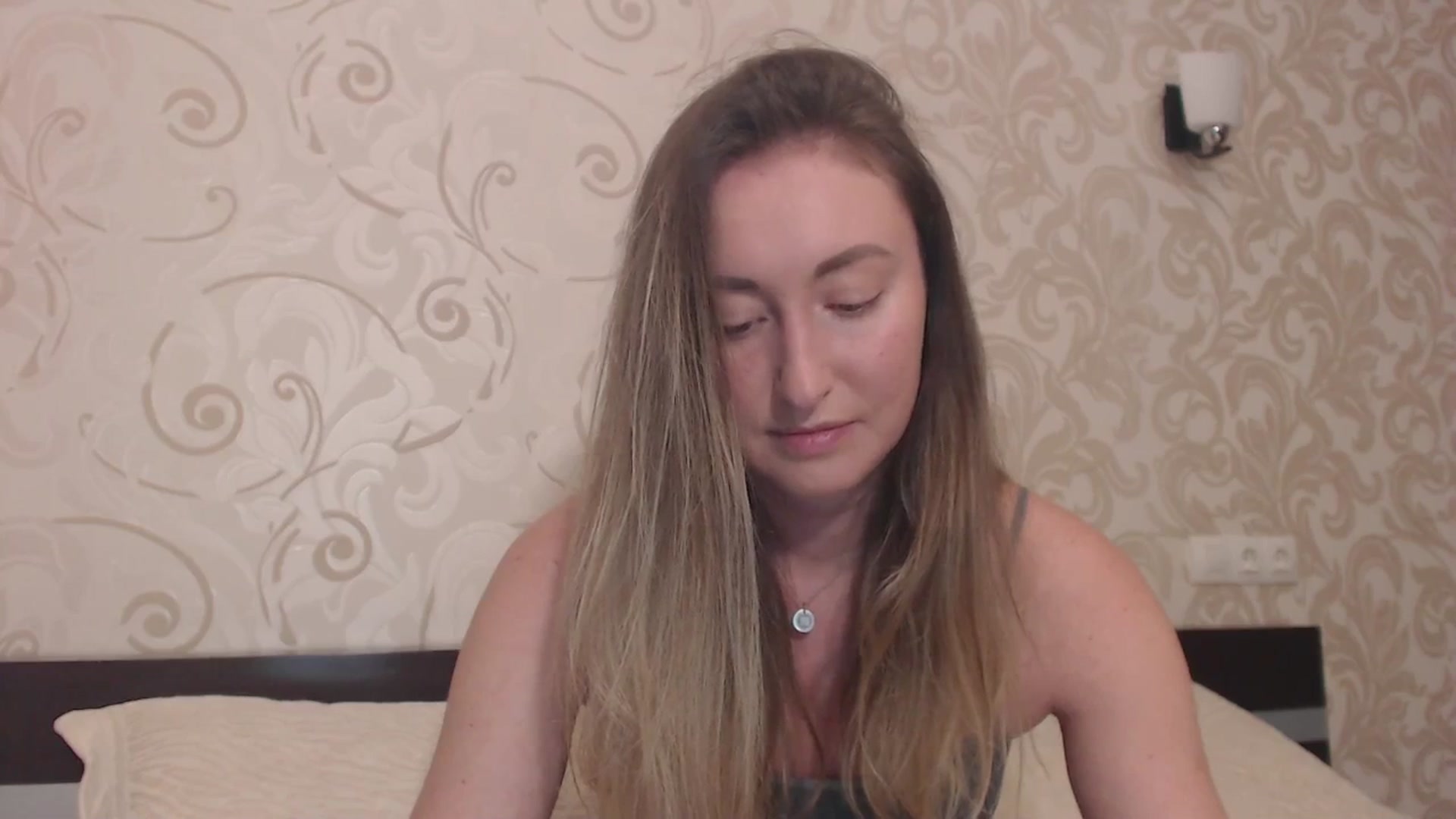 Gallery image thumbnail from Veronica_4u's myfreecams stream on, 04/07/2025, 18:24 image 2 of 20