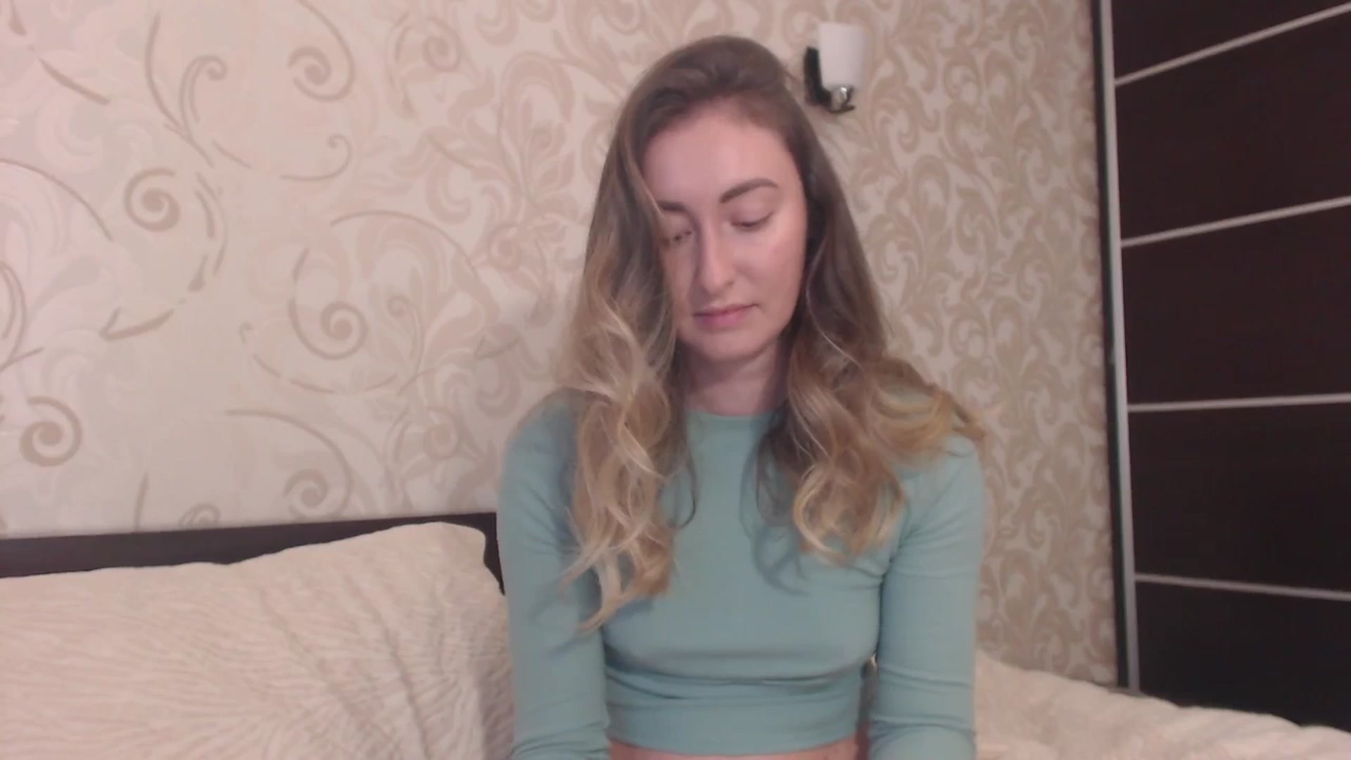 Gallery image thumbnail from Veronica_4u's myfreecams stream on, 04/14/2025, 16:27 image 13 of 20