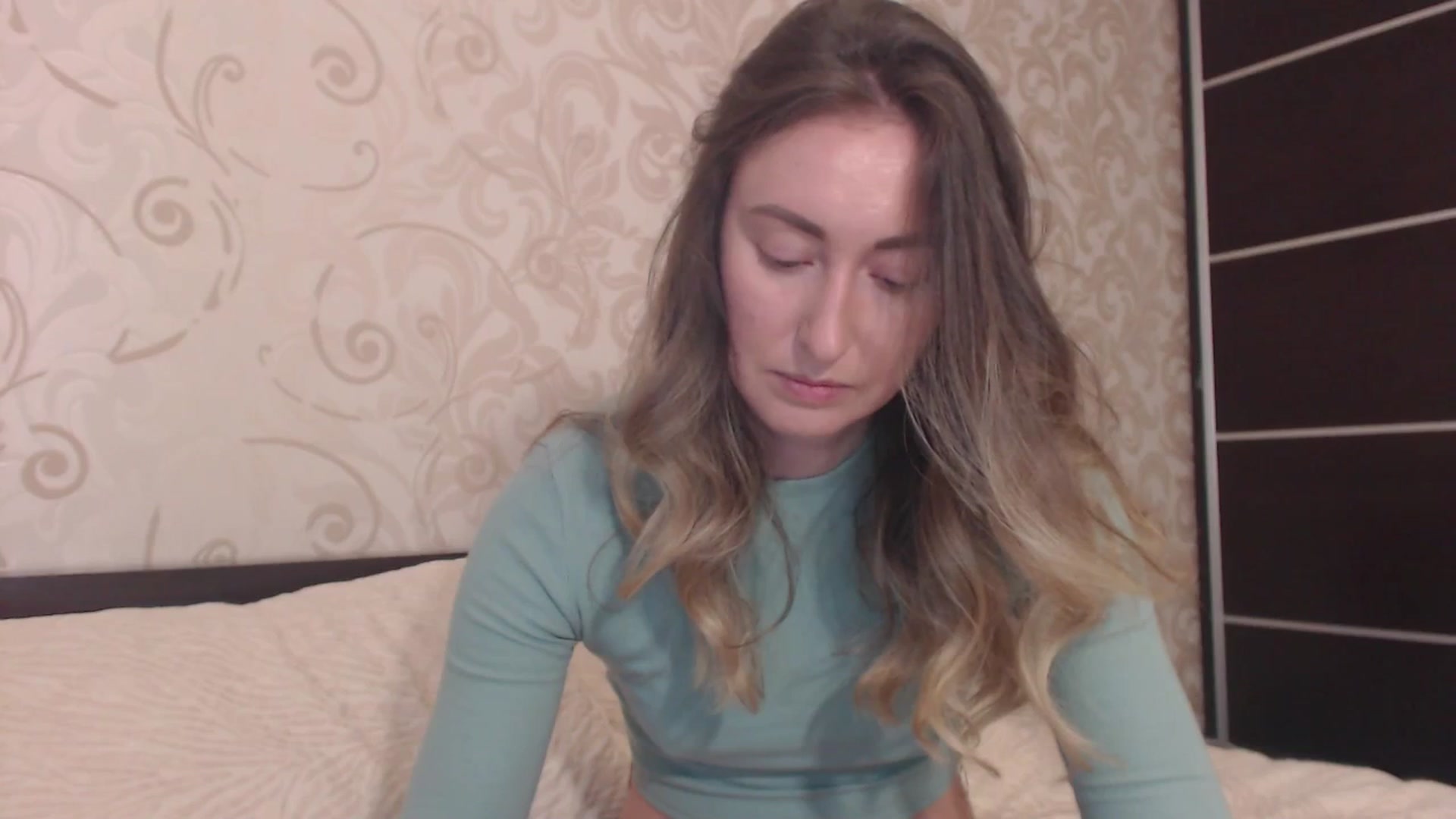 Gallery image thumbnail from Veronica_4u's myfreecams stream on, 04/14/2025, 16:27 image 16 of 20